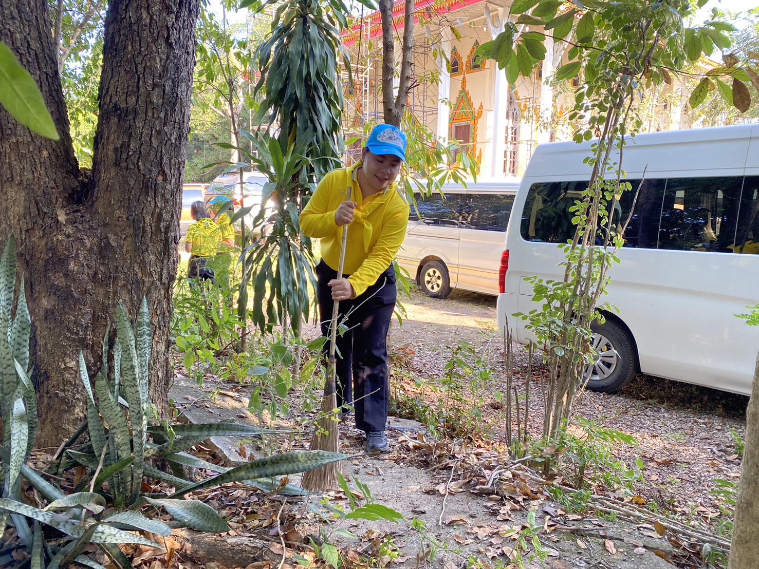พช.หนองคาย ร่วมกิจกรรมจิตอาสาพัฒนา เนื่องในโอกาสวันคล้ายวันพระบรมราชสมภพ พระบาทสมเด็จพระบรมชนกาธิเบศร มหาภูมิพลอดุลยเดชมหาราช บรมนาถบพิตร วันชาติ และวันพ่อแห่งชาติ