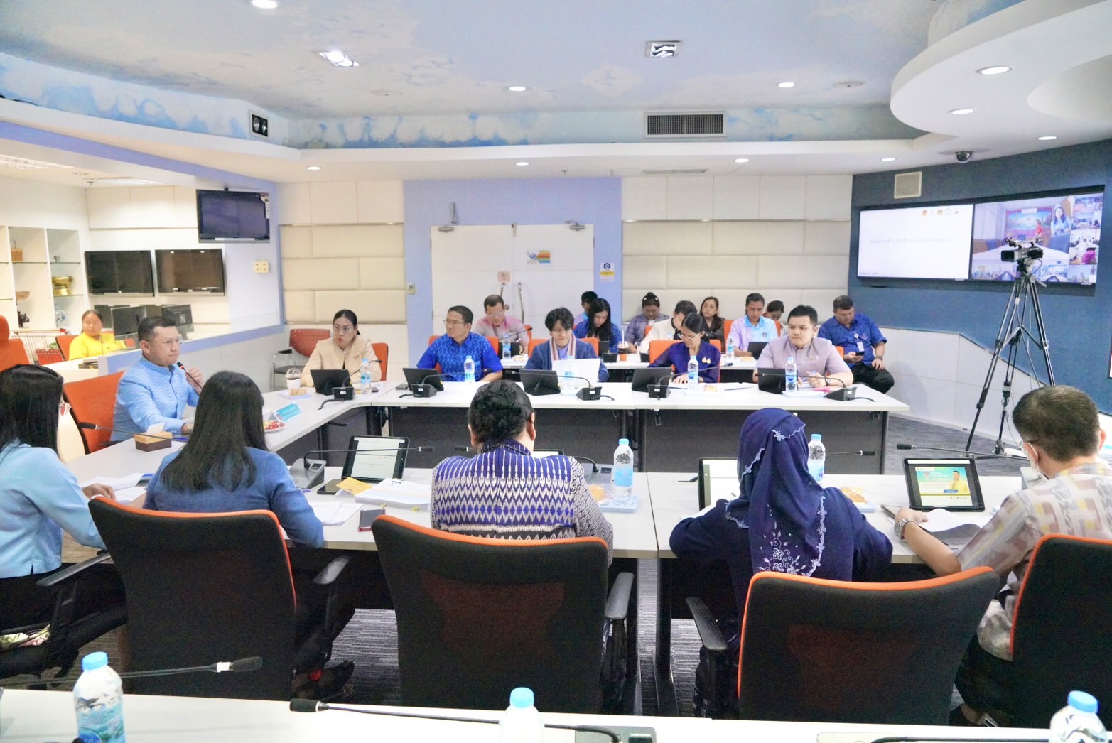 พช.หนองคาย ร่วมประชุมคณะกรรมการติดตามเร่งรัดการใช้จ่ายงบประมาณรายจ่าย ประจำปีงบประมาณ พ.ศ. 2568 ของกรมการพัฒนาชุมชน ครั้งที่ 1/2568 ผ่านระบบวีดิทัศน์ทางไกล (video conference)