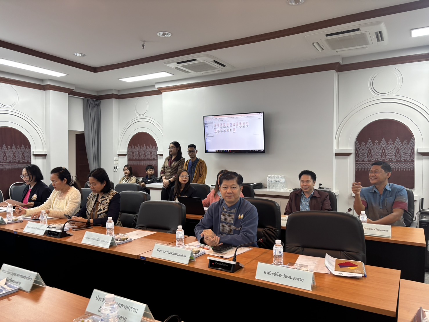 พช.หนองคาย ร่วมการประชุมปรึกษาหารือระหว่างภาครัฐและเอกชนเพื่อขับเคลื่อนการพัฒนาและแก้ไขปัญหาทางเศรษฐกิจจังหวัดหนองคาย