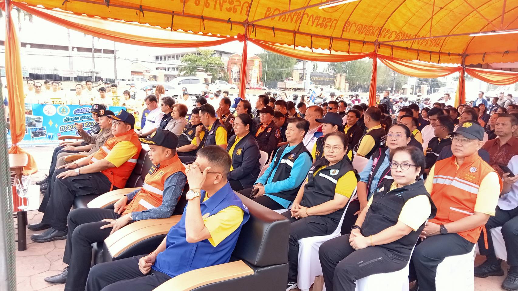 พช.หนองคาย ร่วมพิธีเปิดศูนย์ปฏิบัติการป้องกันและลดอุบัติเหตุทางถนนช่วงเทศกาลปีใหม่ พ.ศ.2568 จังหวัดหนองคาย และเปิดงานวันป้องกันอุบัติภัยแห่งชาติ ประจำปี 2567 จังหวัดหนองคาย