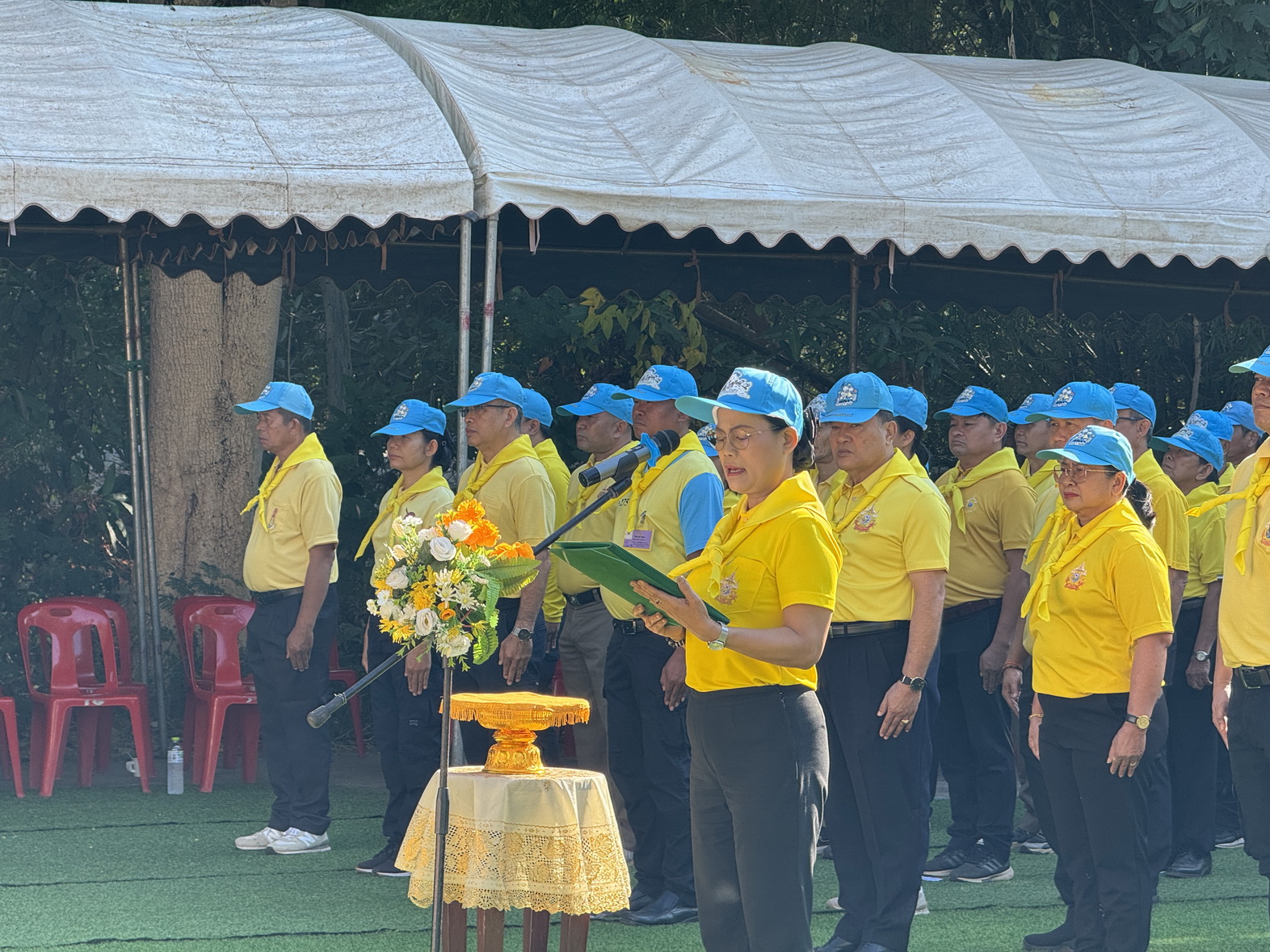 พช.หนองคาย ร่วมกิจกรรมจิตอาสาพัฒนา เนื่องในโอกาสวันคล้ายวันพระบรมราชสมภพ พระบาทสมเด็จพระบรมชนกาธิเบศร มหาภูมิพลอดุลยเดชมหาราช บรมนาถบพิตร วันชาติ และวันพ่อแห่งชาติ