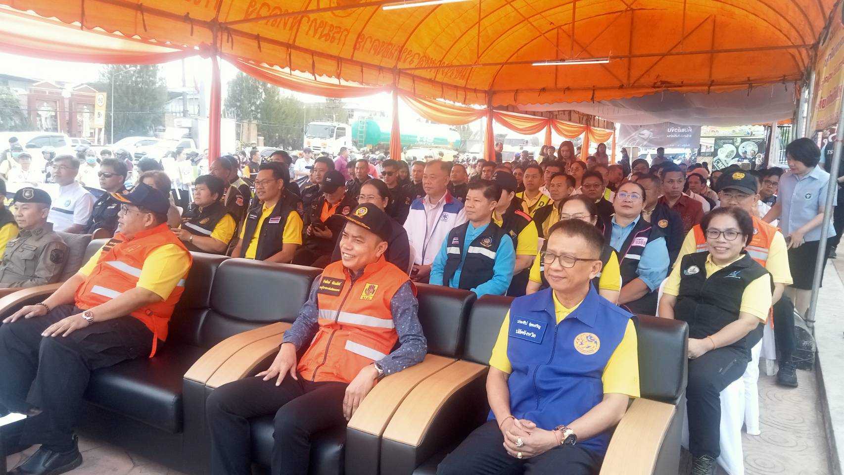 พช.หนองคาย ร่วมพิธีเปิดศูนย์ปฏิบัติการป้องกันและลดอุบัติเหตุทางถนนช่วงเทศกาลปีใหม่ พ.ศ.2568 จังหวัดหนองคาย และเปิดงานวันป้องกันอุบัติภัยแห่งชาติ ประจำปี 2567 จังหวัดหนองคาย