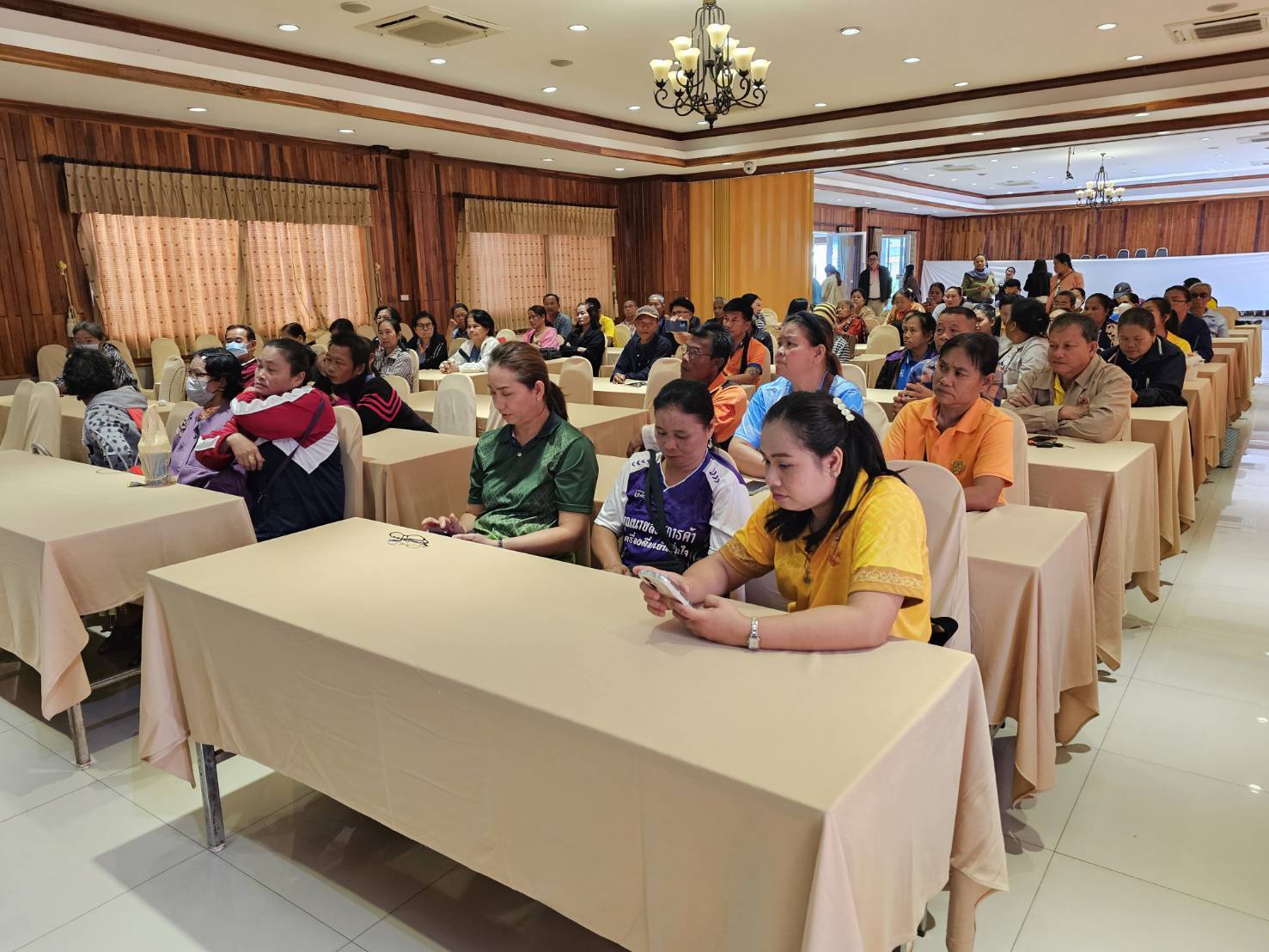 พช.หนองคาย ดำเนินโครงการพัฒนาและยกระดับคุณภาพชีวิตครัวเรือนยากจน ตามแนวทางสัมมาชีพชุมชนสู่ความยั่งยืน กิจกรรมอบรมเชิงปฏิบัติการเมนูอาชีพกับการพัฒนาคุณภาพชีวิตที่ยั่งยืน รุ่นที่ 3 ภายใต้โครงการสืบสานภูมิปัญญาพัฒนาเศรษฐกิจฐานรากสู่ความยั่งยืน