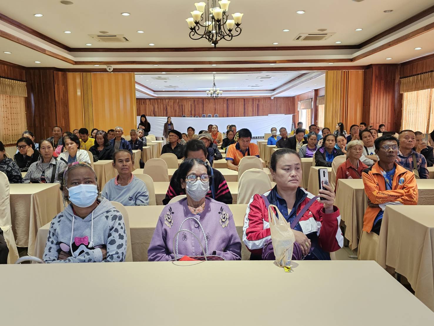 พช.หนองคาย ดำเนินโครงการพัฒนาและยกระดับคุณภาพชีวิตครัวเรือนยากจน ตามแนวทางสัมมาชีพชุมชนสู่ความยั่งยืน กิจกรรมอบรมเชิงปฏิบัติการเมนูอาชีพกับการพัฒนาคุณภาพชีวิตที่ยั่งยืน รุ่นที่ 3 ภายใต้โครงการสืบสานภูมิปัญญาพัฒนาเศรษฐกิจฐานรากสู่ความยั่งยืน