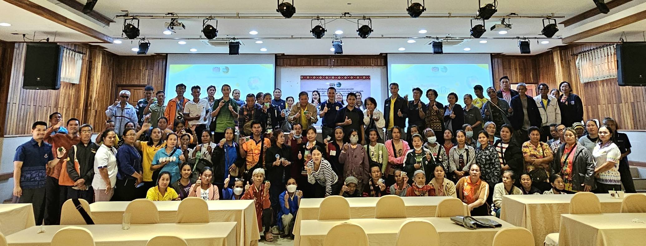 พช.หนองคาย ดำเนินโครงการพัฒนาและยกระดับคุณภาพชีวิตครัวเรือนยากจน ตามแนวทางสัมมาชีพชุมชนสู่ความยั่งยืน กิจกรรมอบรมเชิงปฏิบัติการเมนูอาชีพกับการพัฒนาคุณภาพชีวิตที่ยั่งยืน รุ่นที่ 3 ภายใต้โครงการสืบสานภูมิปัญญาพัฒนาเศรษฐกิจฐานรากสู่ความยั่งยืน