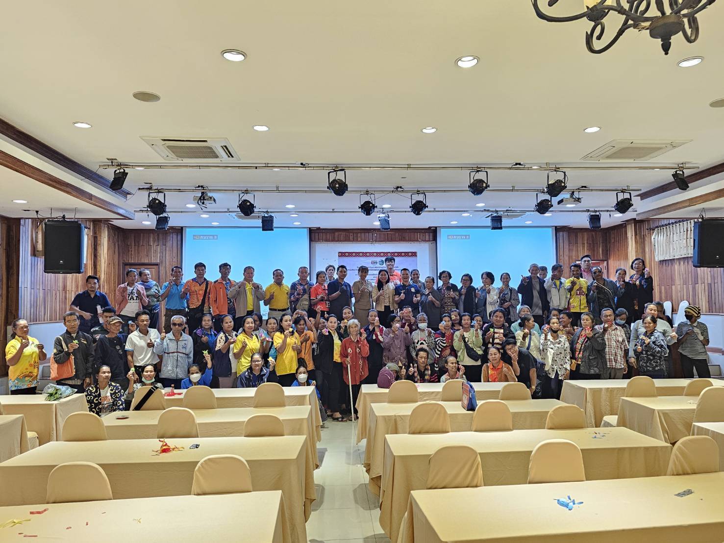 พช.หนองคาย ดำเนินโครงการพัฒนาและยกระดับคุณภาพชีวิตครัวเรือนยากจน ตามแนวทางสัมมาชีพชุมชนสู่ความยั่งยืน กิจกรรมอบรมเชิงปฏิบัติการเมนูอาชีพกับการพัฒนาคุณภาพชีวิตที่ยั่งยืน รุ่นที่ 3 ภายใต้โครงการสืบสานภูมิปัญญาพัฒนาเศรษฐกิจฐานรากสู่ความยั่งยืน