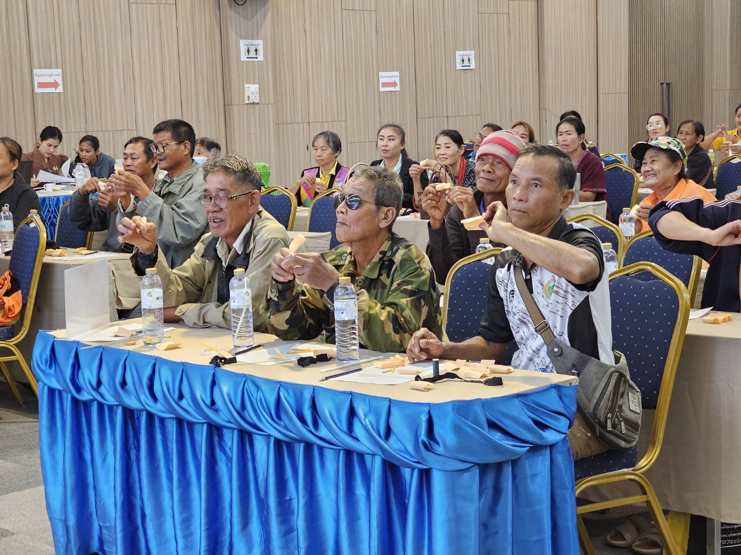 พช.หนองคาย ดำเนินโครงการพัฒนาและยกระดับคุณภาพชีวิตครัวเรือนยากจน ตามแนวทางสัมมาชีพชุมชนสู่ความยั่งยืน กิจกรรมอบรมเชิงปฏิบัติการเมนูอาชีพกับการพัฒนาคุณภาพชีวิตที่ยั่งยืน รุ่นที่ 2 ภายใต้โครงการสืบสานภูมิปัญญาพัฒนาเศรษฐกิจฐานรากสู่ความยั่งยืน