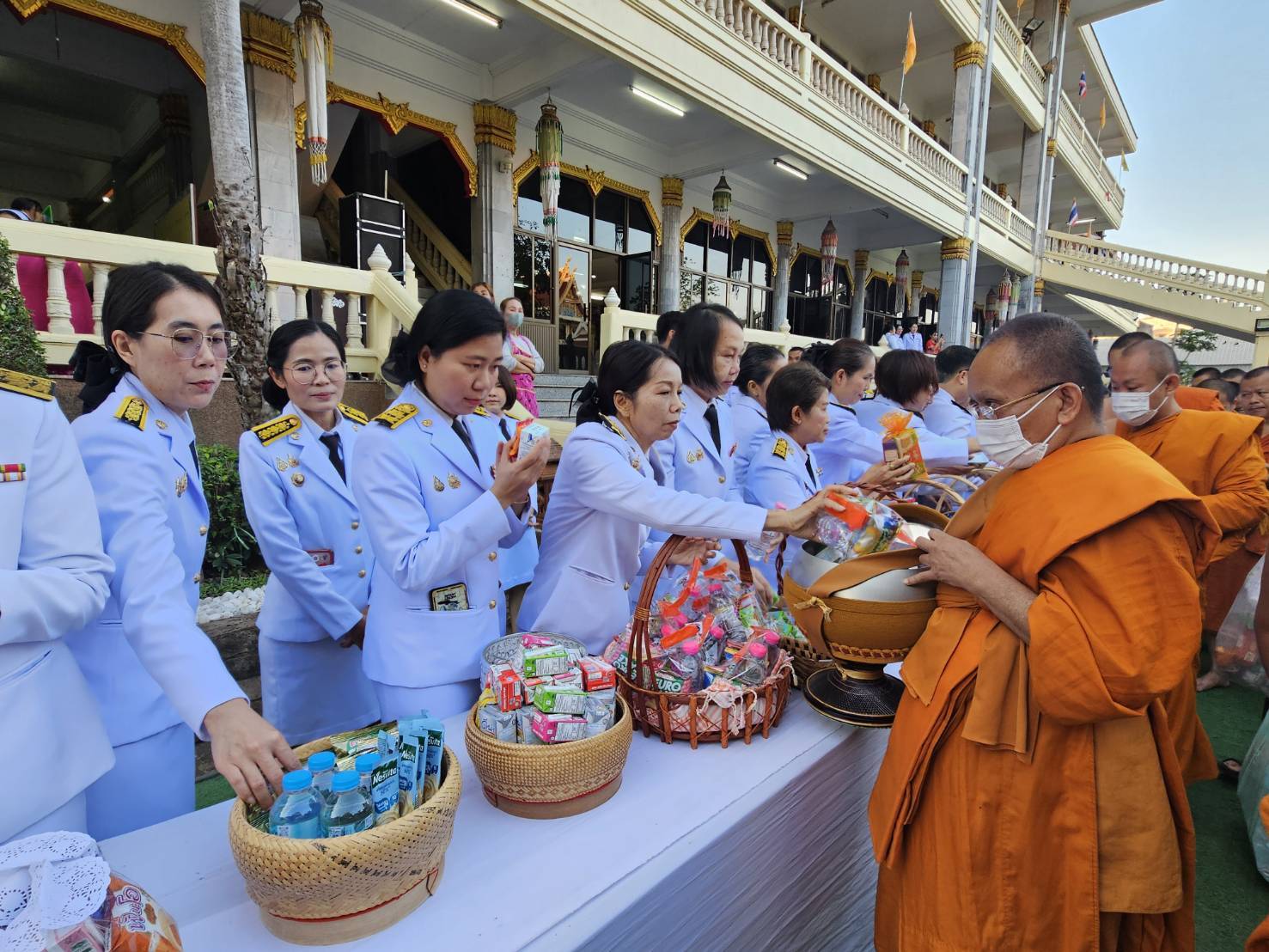 พช.หนองคาย ร่วมพิธีทำบุญตักบาตรเพื่อถวายเป็นพระกุศล เนื่องในวันคล้ายวันประสูติ สมเด็จพระเจ้าลูกเธอ เจ้าฟ้าพัชรกิติยาภา นเรนทิราเทพยวดี กรมหลวงราชสาริณีสิริพัชร มหาวัชรราชธิดา