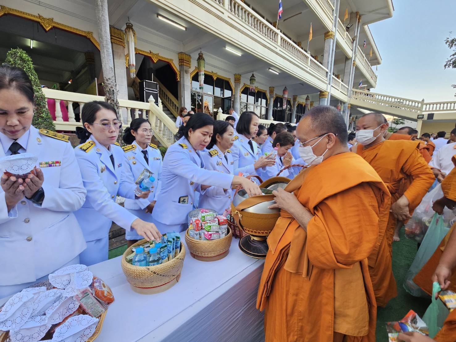 พช.หนองคาย ร่วมพิธีทำบุญตักบาตรเพื่อถวายเป็นพระกุศล เนื่องในวันคล้ายวันประสูติ สมเด็จพระเจ้าลูกเธอ เจ้าฟ้าพัชรกิติยาภา นเรนทิราเทพยวดี กรมหลวงราชสาริณีสิริพัชร มหาวัชรราชธิดา