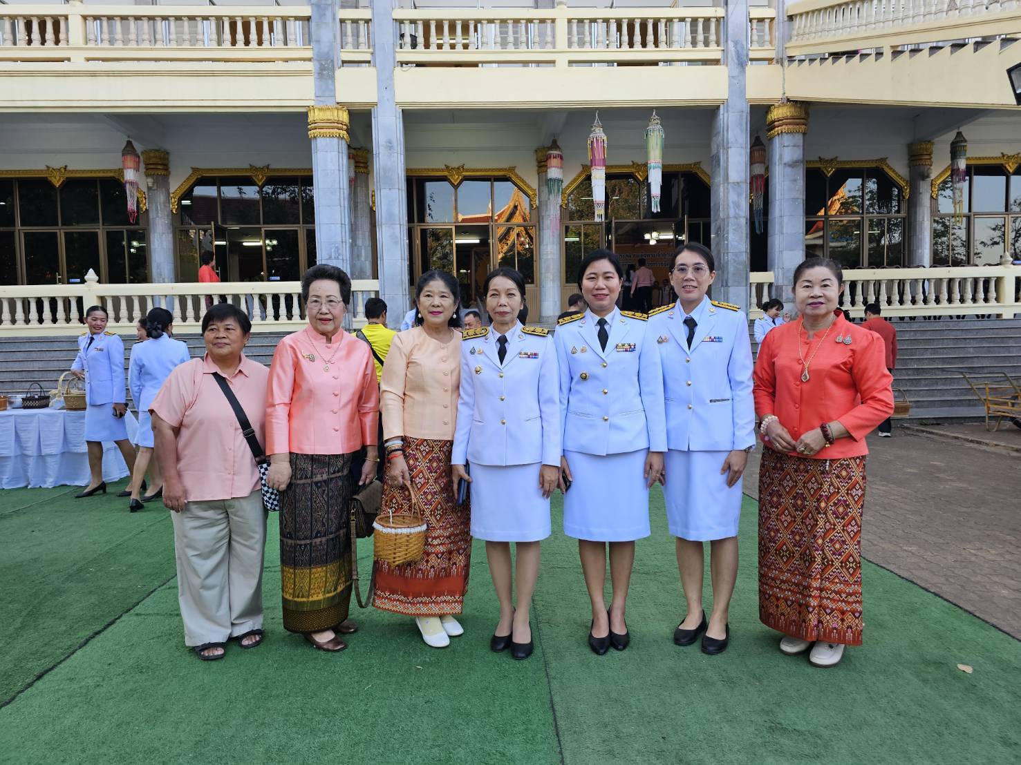 พช.หนองคาย ร่วมพิธีทำบุญตักบาตรเพื่อถวายเป็นพระกุศล เนื่องในวันคล้ายวันประสูติ สมเด็จพระเจ้าลูกเธอ เจ้าฟ้าพัชรกิติยาภา นเรนทิราเทพยวดี กรมหลวงราชสาริณีสิริพัชร มหาวัชรราชธิดา