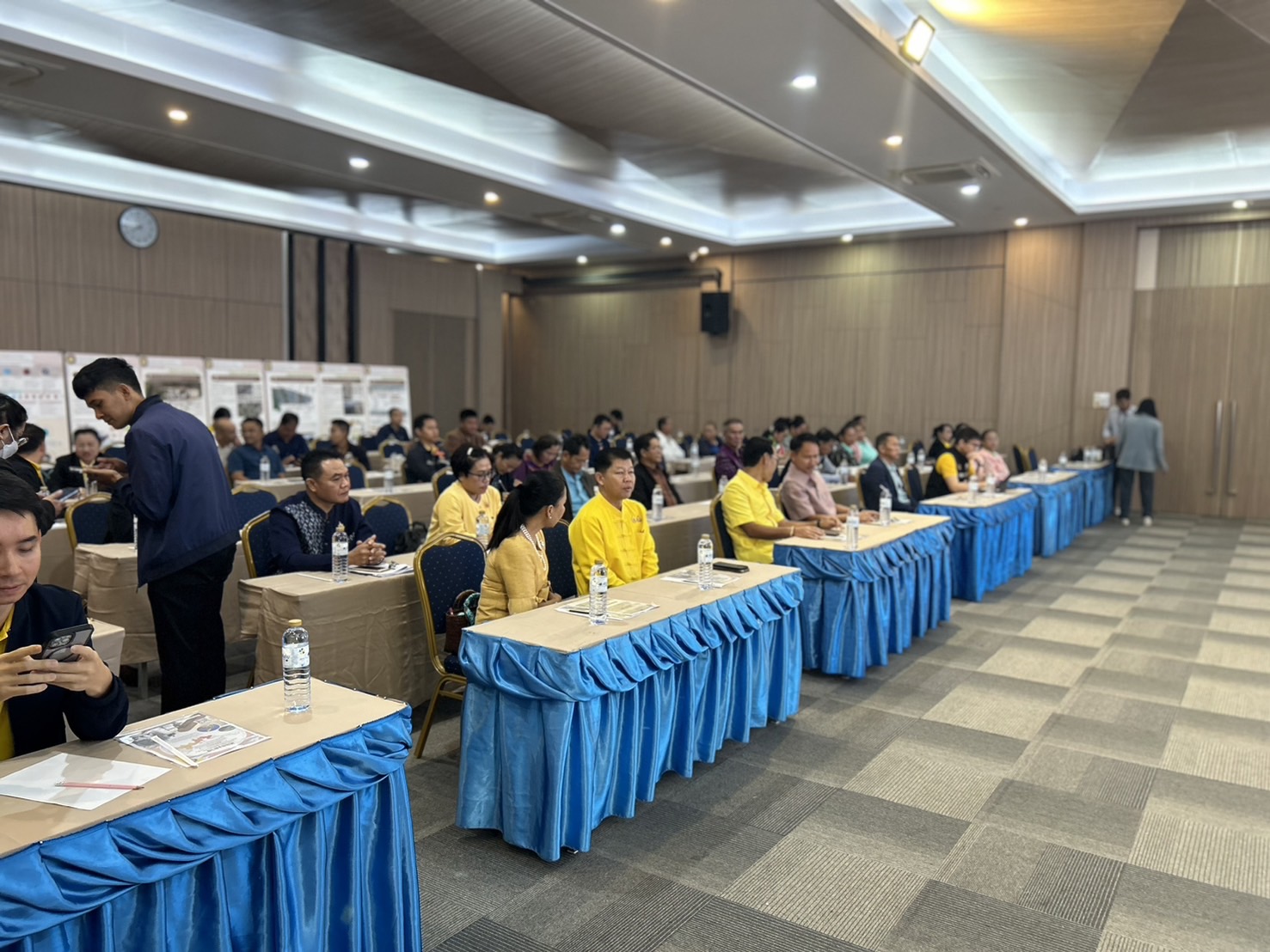 พช.หนองคาย เข้าร่วมประชุมโครงการค่าใช้จ่ายในการจ้างการออกแบบรายละเอียดโครงการพัฒนาพื้นที่กลุ่มจังหวัดภาคตะวันออกเฉียงเหนือตอนบน 1 ระยะที่ 2 (จังหวัดหนองคาย)