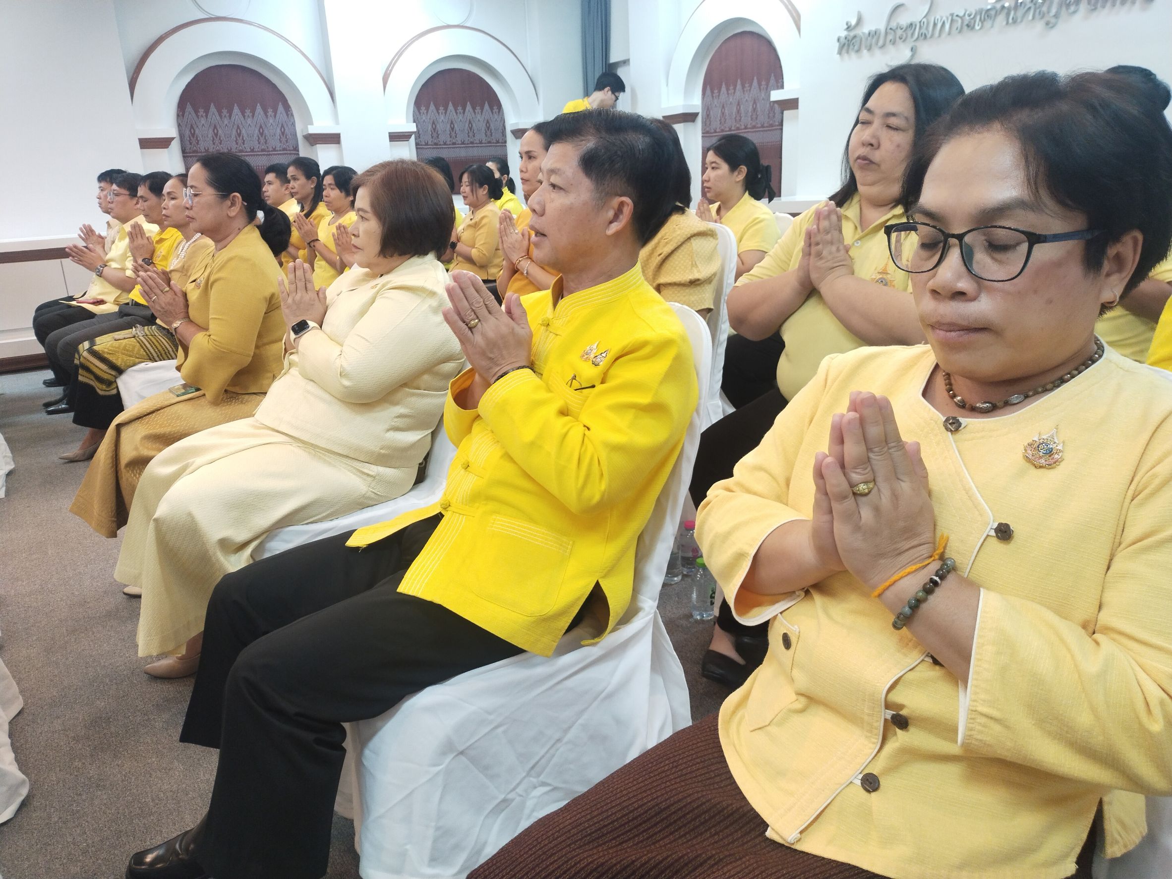 พช.หนองคาย ร่วมโครงการวัด ประชา รัฐ สร้างสุข ทั่วประเทศ ร่วมกิจกรรมรวมพลังสร้างสัปปายะสู่วัดด้วยวิถี 5 ส (Big Cleaning Day) และพิธีเจริญพระพุทธมนต์ฯ เพื่อถวายเป็นพระราชกุศลแด่พระบาทสมเด็จพระบรมชนกาธิเบศร มหาภูมิพลอดุลยเดชมหาราช บรมนาถบพิตร เนื่องในโอกาสวันคล้ายวันพระบรมราชสมภพ