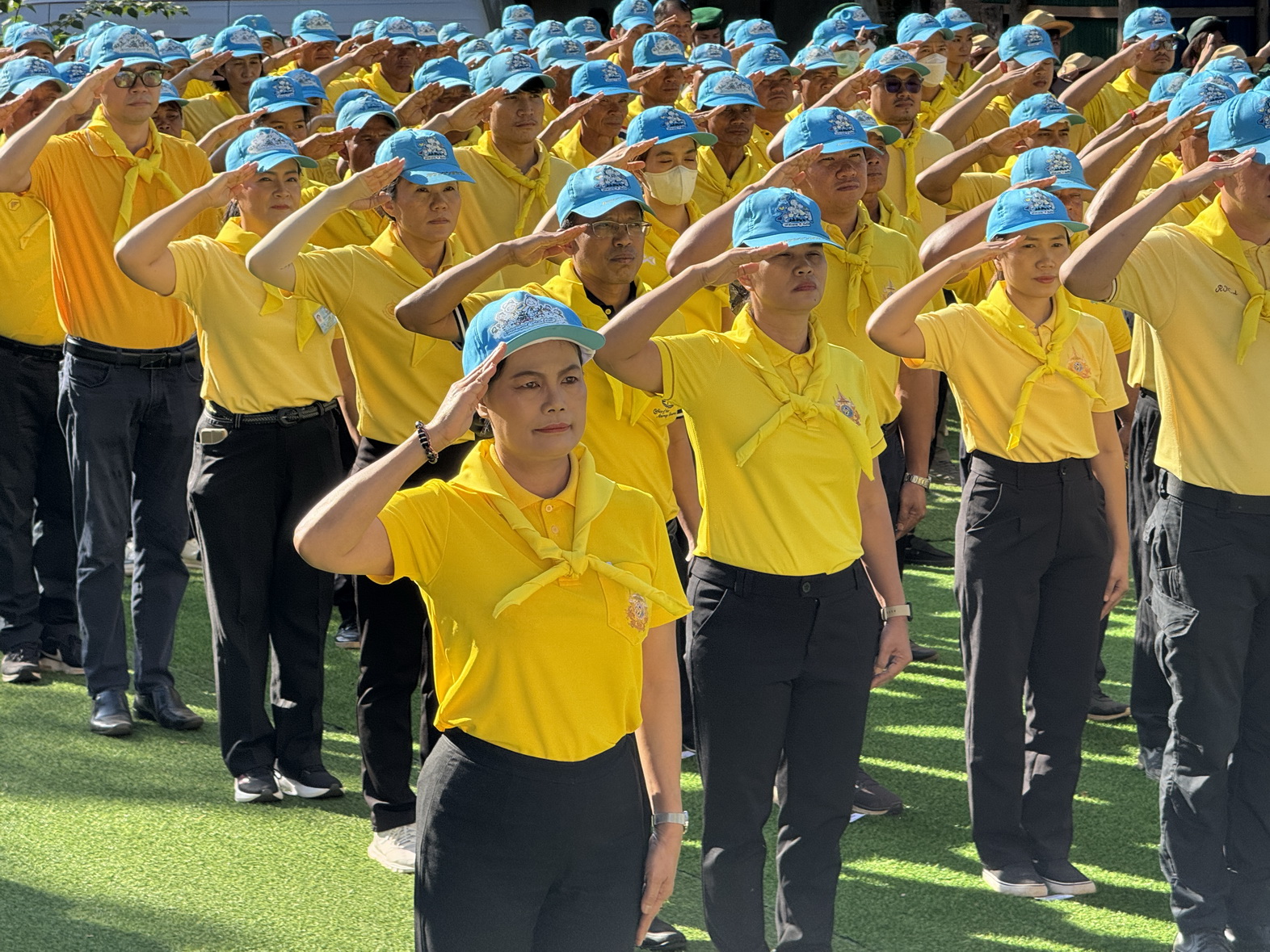 พช.หนองคาย ร่วมกิจกรรมจิตอาสาพัฒนา เนื่องในโอกาสวันคล้ายวันพระบรมราชสมภพ พระบาทสมเด็จพระบรมชนกาธิเบศร มหาภูมิพลอดุลยเดชมหาราช บรมนาถบพิตร วันชาติ และวันพ่อแห่งชาติ