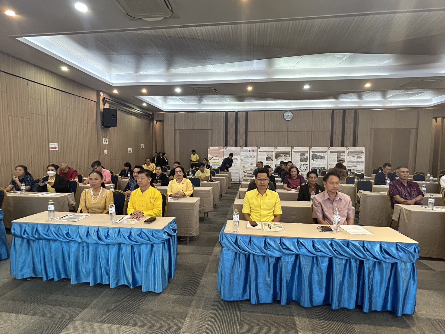 พช.หนองคาย เข้าร่วมประชุมโครงการค่าใช้จ่ายในการจ้างการออกแบบรายละเอียดโครงการพัฒนาพื้นที่กลุ่มจังหวัดภาคตะวันออกเฉียงเหนือตอนบน 1 ระยะที่ 2 (จังหวัดหนองคาย)