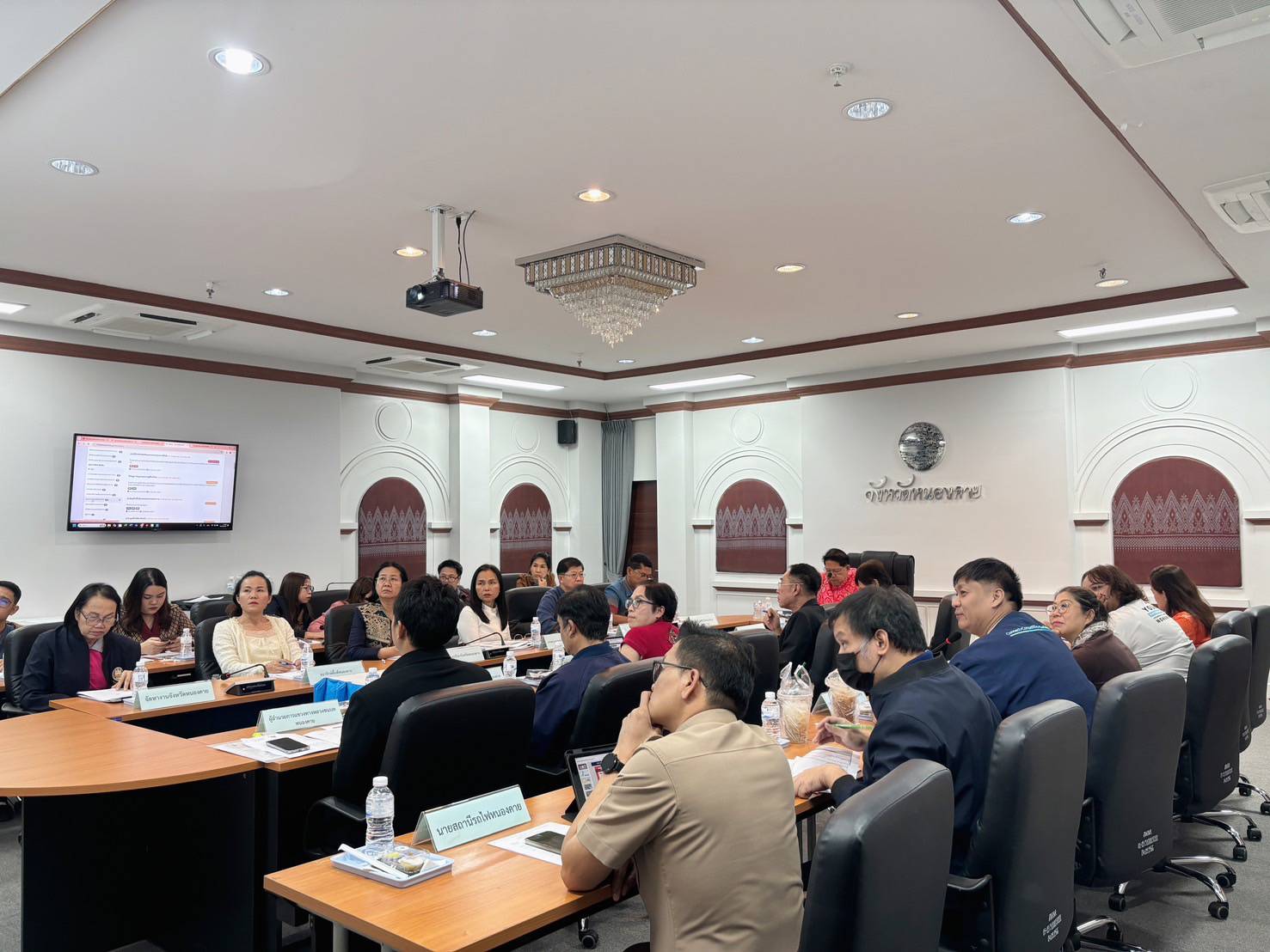 พช.หนองคาย ร่วมการประชุมปรึกษาหารือระหว่างภาครัฐและเอกชนเพื่อขับเคลื่อนการพัฒนาและแก้ไขปัญหาทางเศรษฐกิจจังหวัดหนองคาย