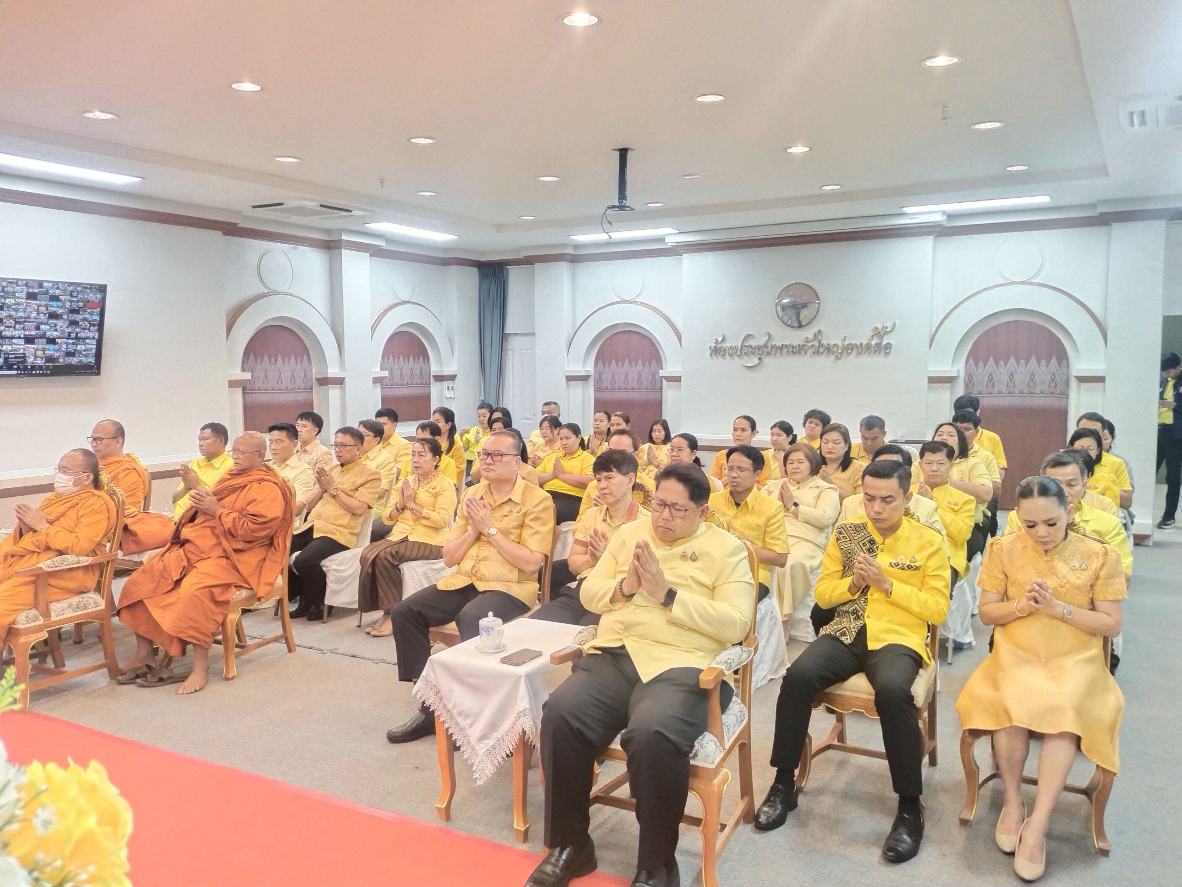 พช.หนองคาย ร่วมโครงการวัด ประชา รัฐ สร้างสุข ทั่วประเทศ ร่วมกิจกรรมรวมพลังสร้างสัปปายะสู่วัดด้วยวิถี 5 ส (Big Cleaning Day) และพิธีเจริญพระพุทธมนต์ฯ เพื่อถวายเป็นพระราชกุศลแด่พระบาทสมเด็จพระบรมชนกาธิเบศร มหาภูมิพลอดุลยเดชมหาราช บรมนาถบพิตร เนื่องในโอกาสวันคล้ายวันพระบรมราชสมภพ