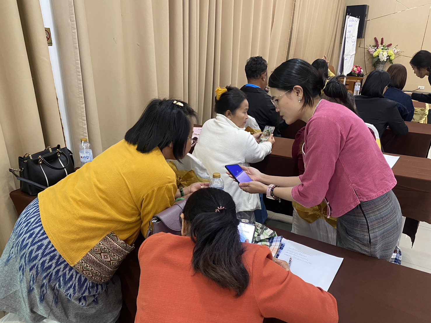 พช.หนองคาย ดำเนินโครงการพัฒนาศักยภาพผู้ประกอบการสู่ยุค 4.0 พัฒนา OTOP หนองคาย เดินหน้าก้าวสู่ผู้ประกอบการสู่ยุคดิจิทัล