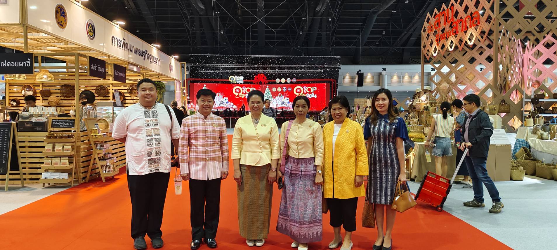 จังหวัดหนองคาย ร่วมพิธีเปิดงาน OTOP City 2024 “มอบความสุขด้วยของขวัญล้ำค่า จากภูมิปัญญาไทย” ณ อาคารชาเลนเจอร์ ฮอลล์ 1-3 ศูนย์แสดงสินค้าและการประชุมอิมแพ็ค เมืองทองธานี