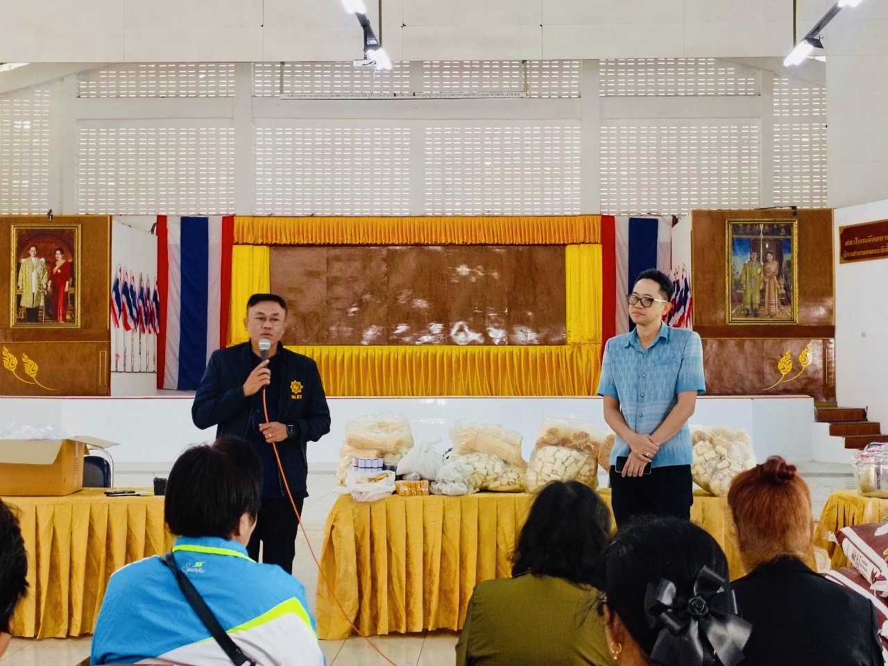 พช.หนองคาย ดำเนินโครงการพัฒนาและยกระดับคุณภาพชีวิตครัวเรือนยากจน ตามแนวทางสัมมาชีพชุมชนสู่ความยั่งยืน กิจกรรมย่อยที่ 3 สนับสนุนวัสดุสาธิตอาชีพตามความถนัดของกลุ่มเป้าหมาย ภายใต้โครงการสืบสานภูมิปัญญาพัฒนาเศรษฐกิจฐานรากสู่ความยั่งยืน พื้นที่ อำเภอสระใคร อำเภอท่าบ่อ และอำเภอเมืองหนองคาย