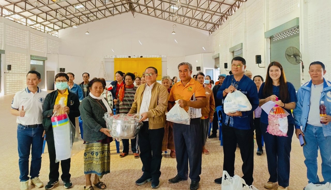 พช.หนองคาย ดำเนินโครงการพัฒนาและยกระดับคุณภาพชีวิตครัวเรือนยากจน ตามแนวทางสัมมาชีพชุมชนสู่ความยั่งยืน กิจกรรมย่อยที่ 3 สนับสนุนวัสดุสาธิตอาชีพตามความถนัดของกลุ่มเป้าหมาย ภายใต้โครงการสืบสานภูมิปัญญาพัฒนาเศรษฐกิจฐานรากสู่ความยั่งยืน พื้นที่ อำเภอสระใคร อำเภอท่าบ่อ และอำเภอเมืองหนองคาย