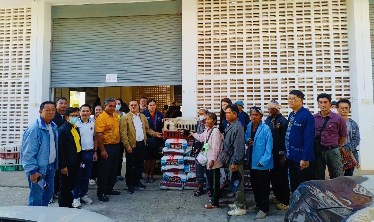 พช.หนองคาย ดำเนินโครงการพัฒนาและยกระดับคุณภาพชีวิตครัวเรือนยากจน ตามแนวทางสัมมาชีพชุมชนสู่ความยั่งยืน กิจกรรมย่อยที่ 3 สนับสนุนวัสดุสาธิตอาชีพตามความถนัดของกลุ่มเป้าหมาย ภายใต้โครงการสืบสานภูมิปัญญาพัฒนาเศรษฐกิจฐานรากสู่ความยั่งยืน พื้นที่ อำเภอสระใคร อำเภอท่าบ่อ และอำเภอเมืองหนองคาย