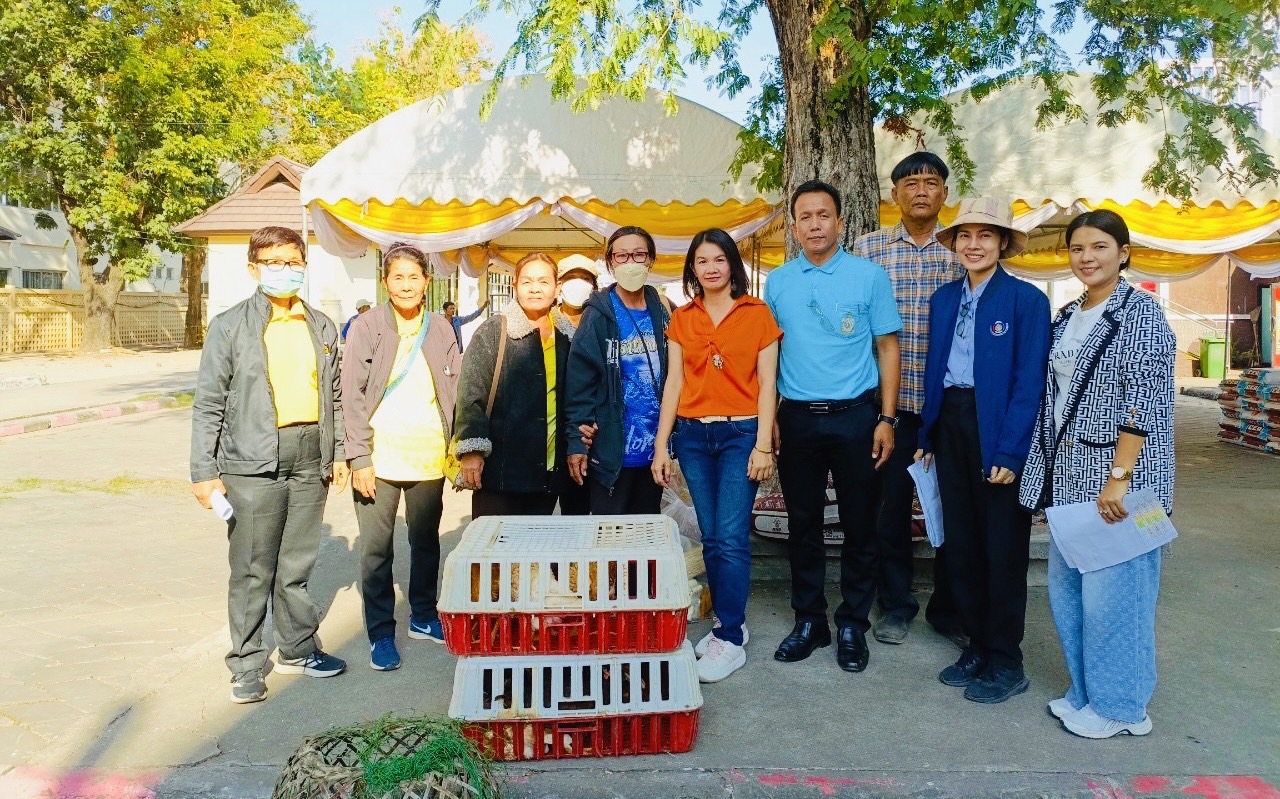 พช.หนองคาย ดำเนินโครงการพัฒนาและยกระดับคุณภาพชีวิตครัวเรือนยากจน ตามแนวทางสัมมาชีพชุมชนสู่ความยั่งยืน กิจกรรมย่อยที่ 3 สนับสนุนวัสดุสาธิตอาชีพตามความถนัดของกลุ่มเป้าหมาย ภายใต้โครงการสืบสานภูมิปัญญาพัฒนาเศรษฐกิจฐานรากสู่ความยั่งยืน พื้นที่ อำเภอสระใคร อำเภอท่าบ่อ และอำเภอเมืองหนองคาย