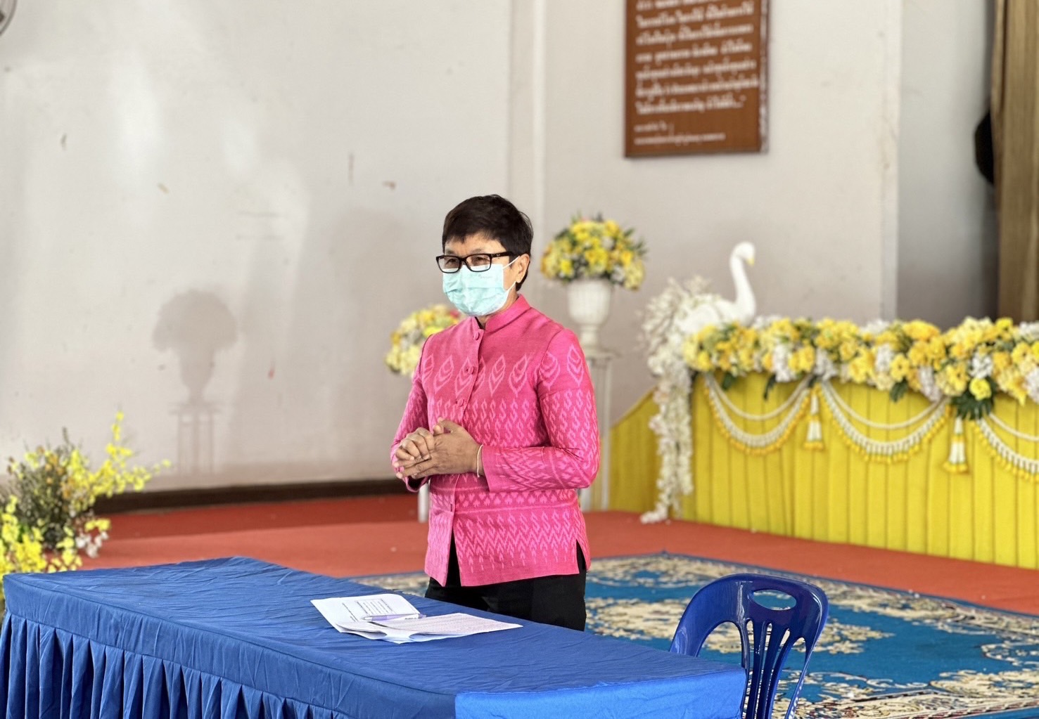 พช.หนองคาย ดำเนินโครงการพัฒนาและยกระดับคุณภาพชีวิตครัวเรือนยากจน ตามแนวทางสัมมาชีพชุมชนสู่ความยั่งยืน กิจกรรมย่อยที่ 3 สนับสนุนวัสดุสาธิตอาชีพตามความถนัดของกลุ่มเป้าหมาย ภายใต้โครงการสืบสานภูมิปัญญาพัฒนาเศรษฐกิจฐานรากสู่ความยั่งยืน