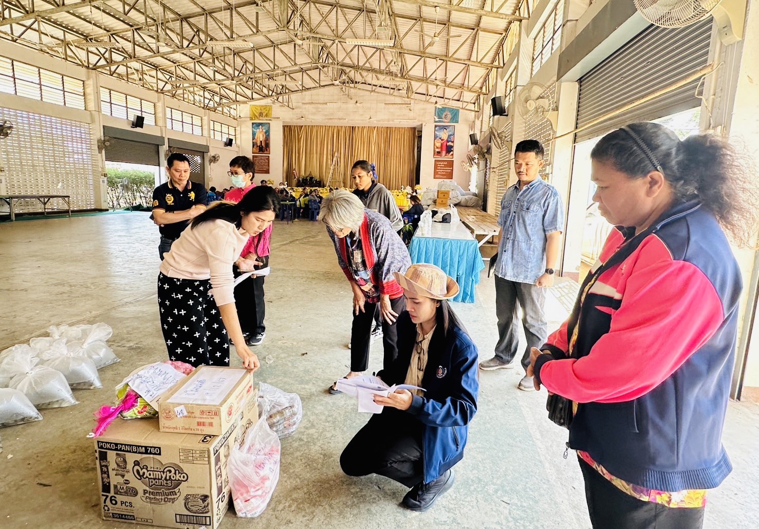 พช.หนองคาย ดำเนินโครงการพัฒนาและยกระดับคุณภาพชีวิตครัวเรือนยากจน ตามแนวทางสัมมาชีพชุมชนสู่ความยั่งยืน กิจกรรมย่อยที่ 3 สนับสนุนวัสดุสาธิตอาชีพตามความถนัดของกลุ่มเป้าหมาย ภายใต้โครงการสืบสานภูมิปัญญาพัฒนาเศรษฐกิจฐานรากสู่ความยั่งยืน