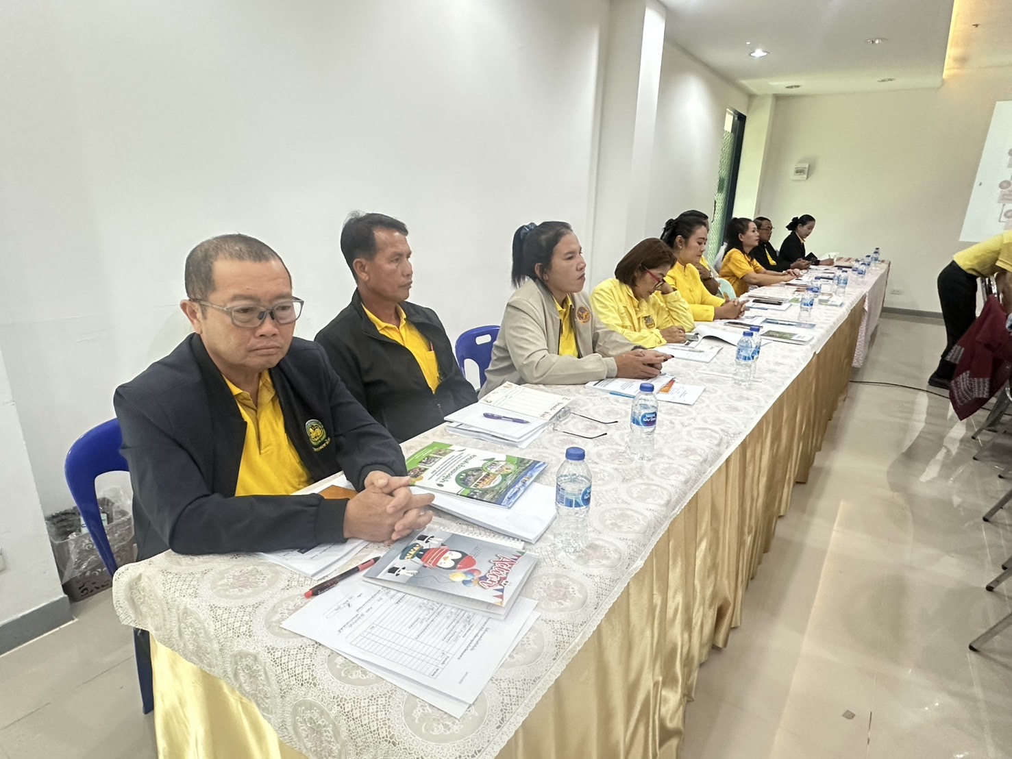 พช.หนองคาย จัดประชุมเชิงปฏิบัติการเสริมสร้างทักษะคณะกรรมกรบริหารศูนย์ประสานงานองค์การชุมชนระดัอำเภอ (ศอช.อ.) จังหวัดหนองคาย