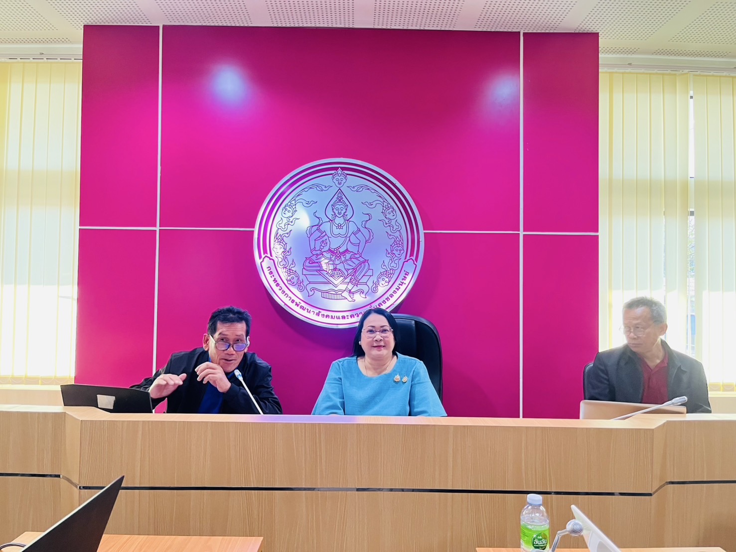 พช.หนองคาย ร่วมการประชุมพิจารณาโครงการบ้านพอเพียงจังหวัดหนองคาย ประจำปีงบประมาณ พ.ศ. 2568