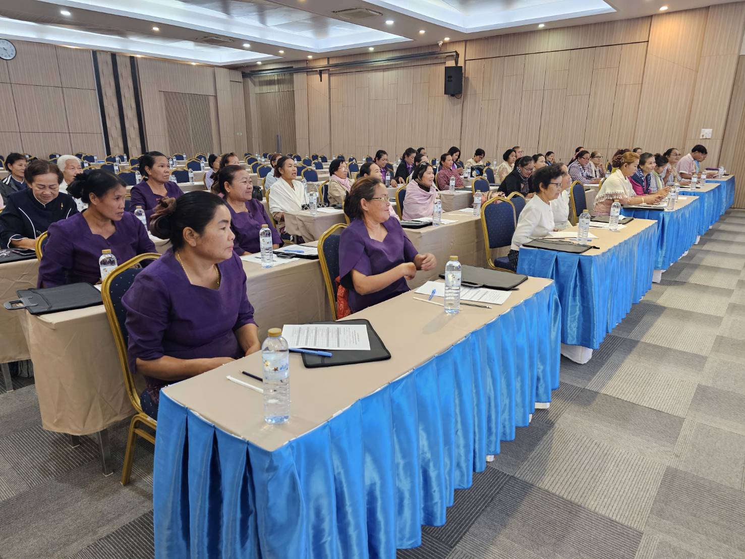 พช.หนองคาย เดินหน้าสืบสานผ้าพื้นถิ่น “พญานาคา” ดันเศรษฐกิจฐานรากสู่ความยั่งยืน