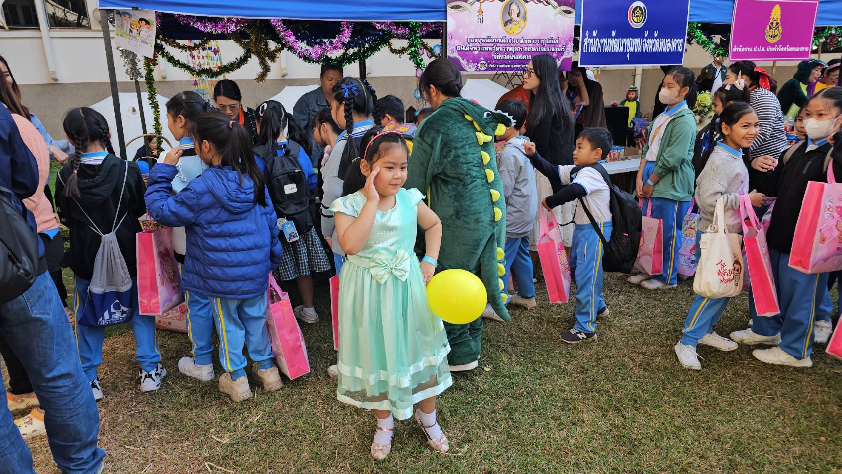 “เด็กในวันนี้ คืออนาคตของชาติ” พช.หนองคาย ร่วมปลูกฝังจิตสำนึกที่ดี ร่วมจัดกิจกรรมวันเด็กแห่งชาติ จังหวัดหนองคาย ประจำปี 2568