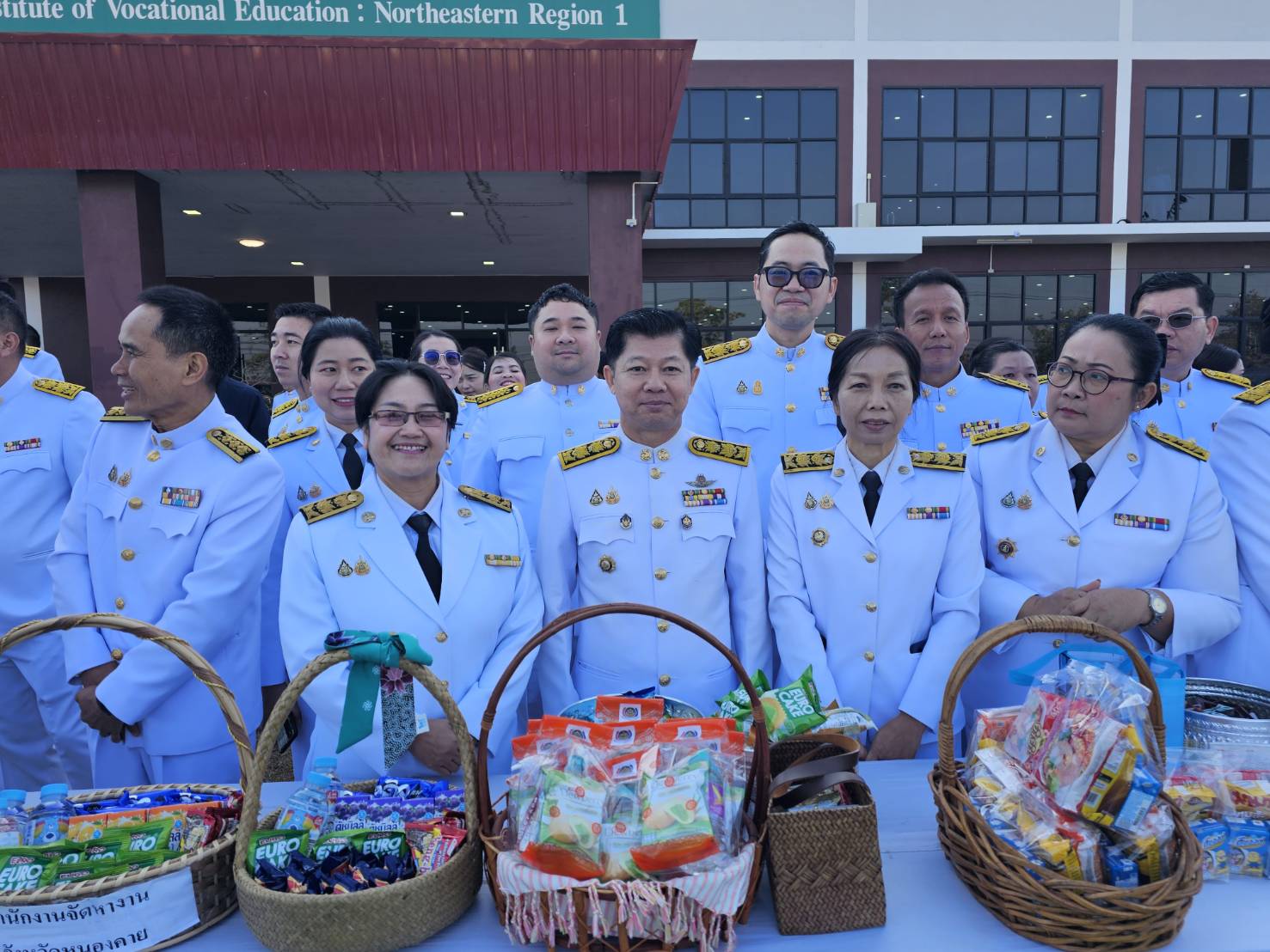 พช.หนองคาย ร่วมพิธีเจริญพระพุทธมนต์ พิธีทางศาสนามหามงคล และทำบุญตักบาตรถวายพระราชกุศล เพื่อเฉลิมพระเกียรติพระบาทสมเด็จพระเจ้าอยู่หัว เนื่องในโอกาสพระราชพิธีสมมงคลพระชนมายุเท่าพระบาทสมเด็จพระพุทธยอดฟ้าจุฬาโลกมหาราช สมเด็จพระปฐมบรมกษัตริยาธิราช แห่งพระราชวงศ์จักรี พุทธศักราช 2568