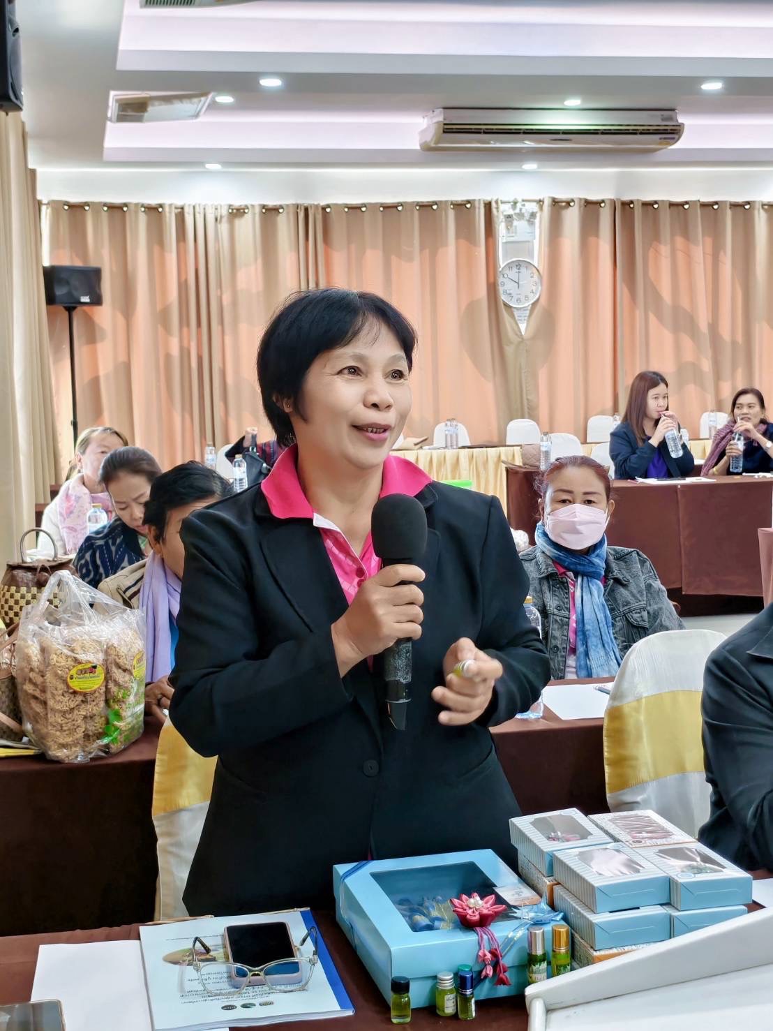 พช.หนองคาย ดำเนินโครงการพัฒนาผลิตภัณฑ์ OTOP กลุ่มปรับตัว สู่การพัฒนา (Quadrant D) ให้มีคุณภาพมาตรฐาน เพื่อสร้างงาน สร้างอาชีพ สร้างรายได้ให้คนในชุมชน มีคุณภาพชีวิตที่ดี