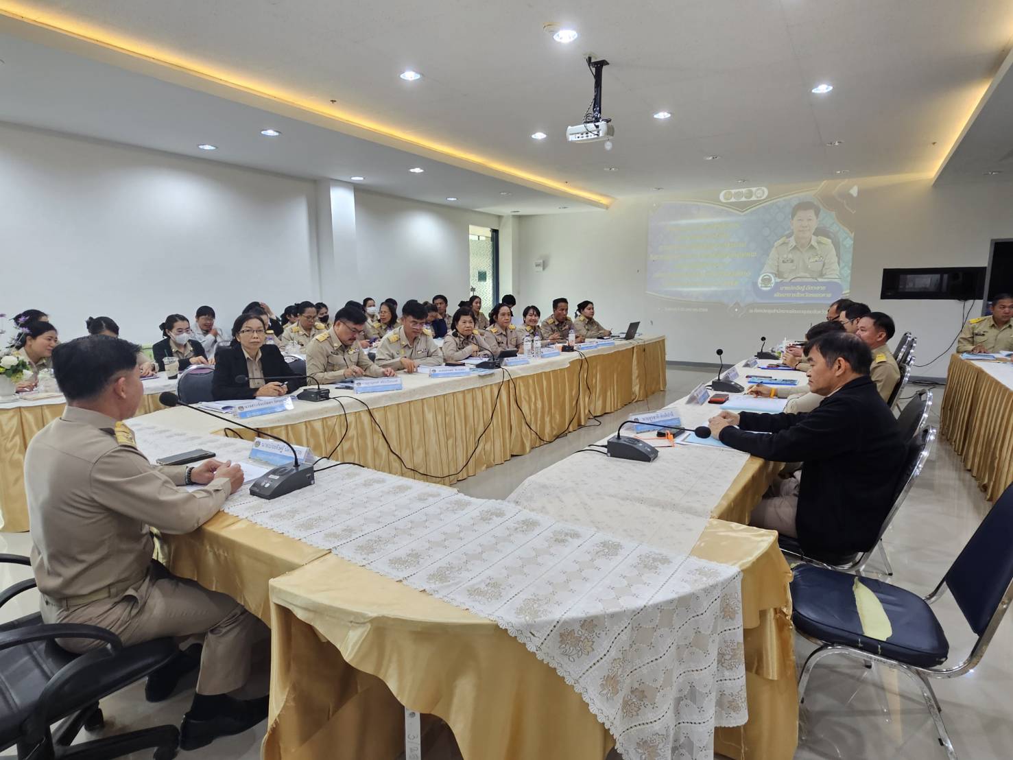 พช.หนองคาย ดำเนินโครงการประชุมเชิงปฏิบัติการการดำเนินงานตัวชี้วัดตามมาตรการปรับปรุงประสิทธิภาพในการปฏิบัติราชการ และตัวชี้วัดการประเมินผลการปฏิบัติราชการ กรมการพัฒนาชุมชน ประจำปีงบประมาณ พ.ศ. 2568