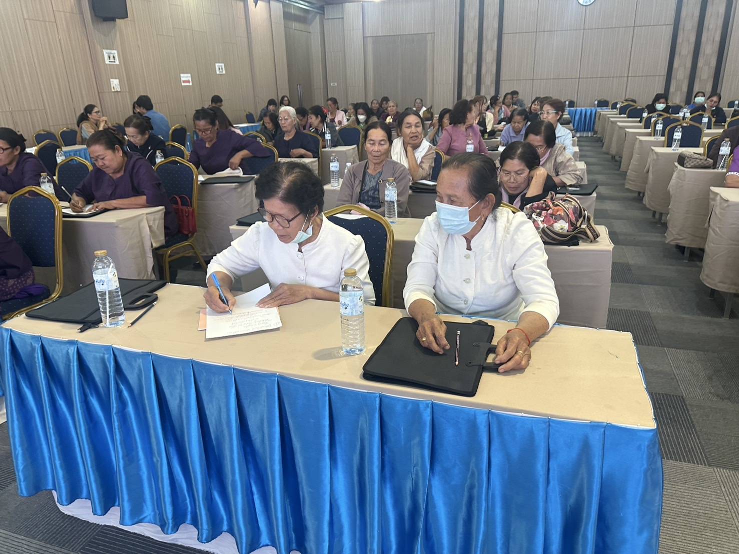 พช.หนองคาย เดินหน้าสืบสานผ้าพื้นถิ่น “พญานาคา” ดันเศรษฐกิจฐานรากสู่ความยั่งยืน