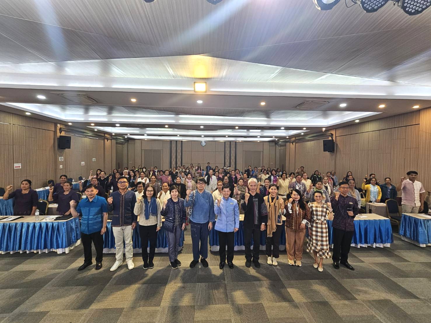 พช.หนองคาย เดินหน้าสืบสานผ้าพื้นถิ่น “พญานาคา” ดันเศรษฐกิจฐานรากสู่ความยั่งยืน