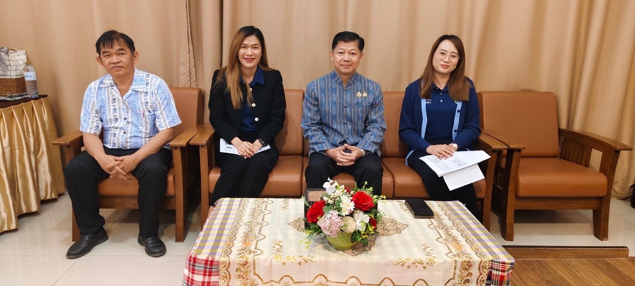 พช.หนองคาย ดำเนินโครงการพัฒนาผลิตภัณฑ์ OTOP กลุ่มปรับตัว สู่การพัฒนา (Quadrant D) ให้มีคุณภาพมาตรฐาน เพื่อสร้างงาน สร้างอาชีพ สร้างรายได้ให้คนในชุมชน มีคุณภาพชีวิตที่ดี