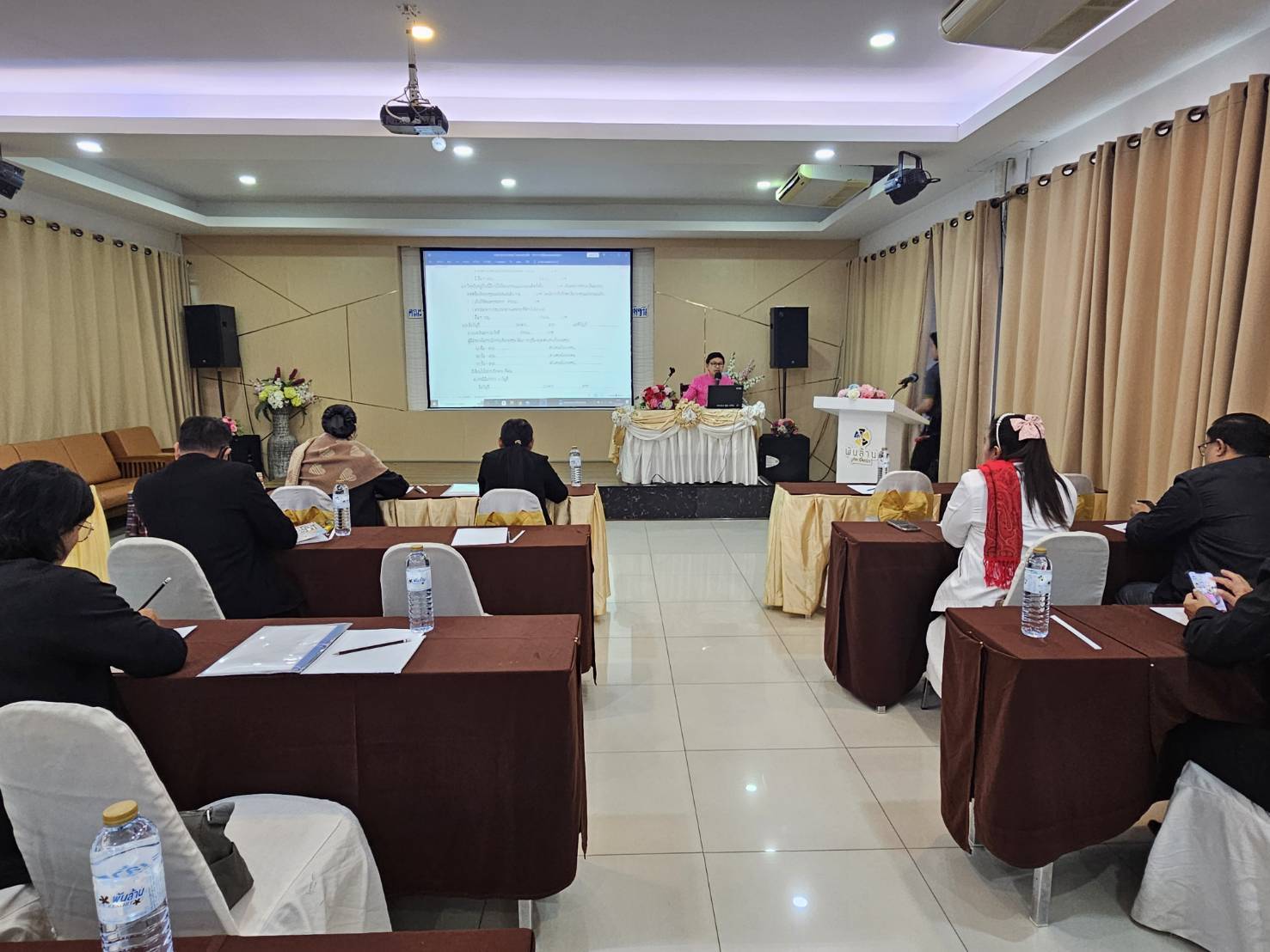 พช.หนองคาย ดำเนินโครงการประชุมเชิงปฏิบัติการคณะกรรมการเครือข่ายกองทุนแม่ของแผ่นดินหนุนเสริมความเข้มแข็งหมู่บ้าน/ชุมชน สู่การเป็นพื้นที่ปลอดภัยจากยาเสพติด วันที่ 2