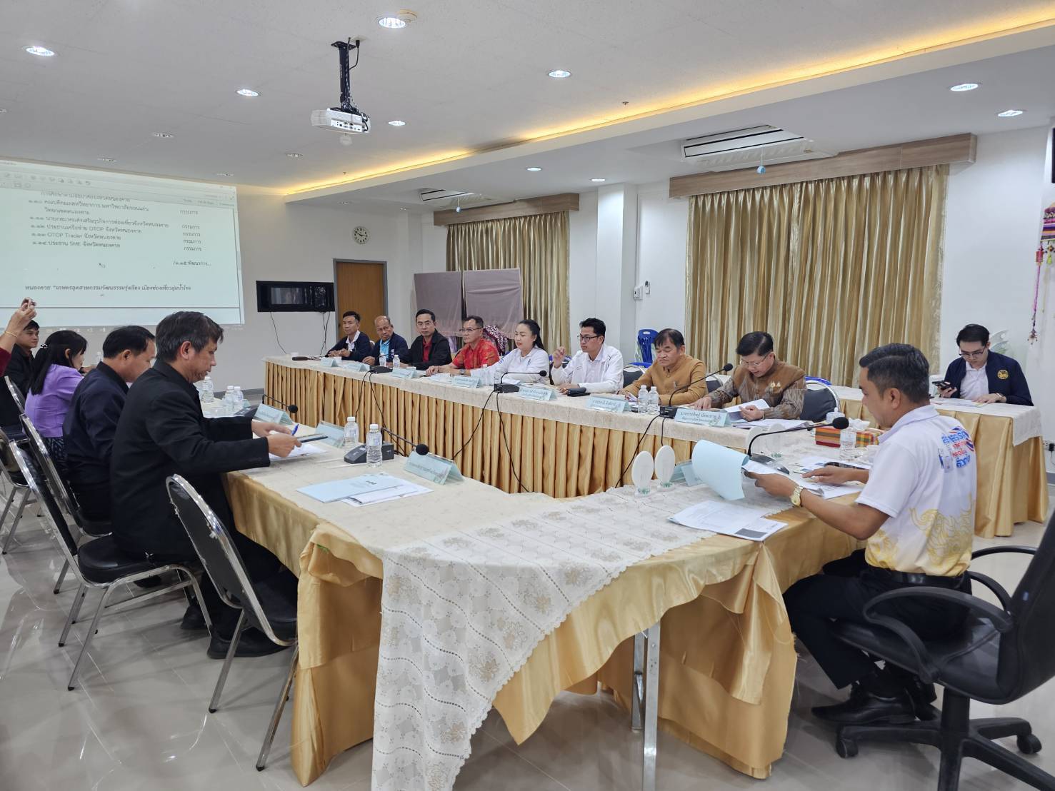 พช.หนองคาย ดำเนินการประชุมคณะกรรมการเครือข่ายองค์ความรู้ (Knowledge – Based OTOP : KBO) ภายใต้โครงการส่งเสริมกระบวนการเครือข่ายองค์ความรู้ (Knowledge – Based OTOP : KBO)