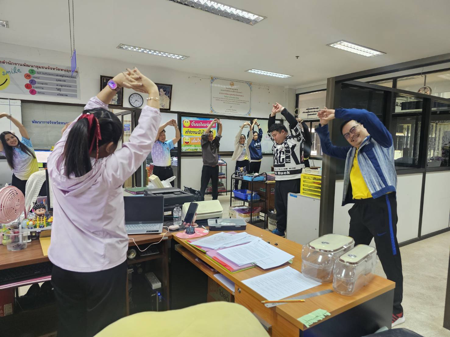 พช.หนองคาย “ออกแฮง ยามบ่าย คลายทุกข์” เพื่อสุขภาพแข็งแรง สำนักงานพัฒนาชุมชนจังหวัดหนองคายใสสะอาด