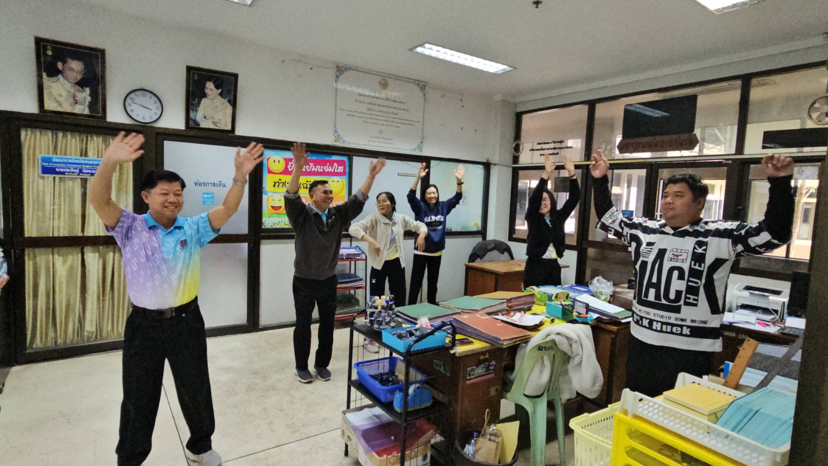 พช.หนองคาย “ออกแฮง ยามบ่าย คลายทุกข์” เพื่อสุขภาพแข็งแรง สำนักงานพัฒนาชุมชนจังหวัดหนองคายใสสะอาด