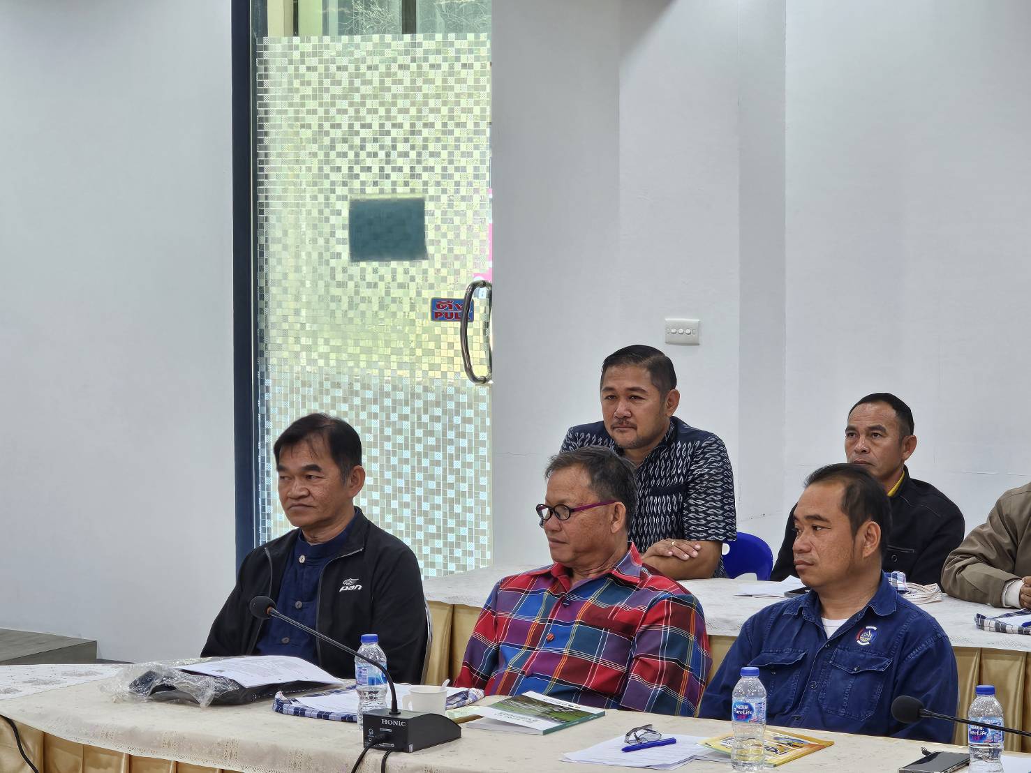 รองอธิบดี พช. (นายไพโรจน์ โสภาพร) ร่วมประชุมเครือข่ายโคก หนอง นา หนองคาย พร้อมพบปะให้กำลังใจเจ้าหน้าที่ พช.หนองคาย และเครือข่ายโคก หนอง นา