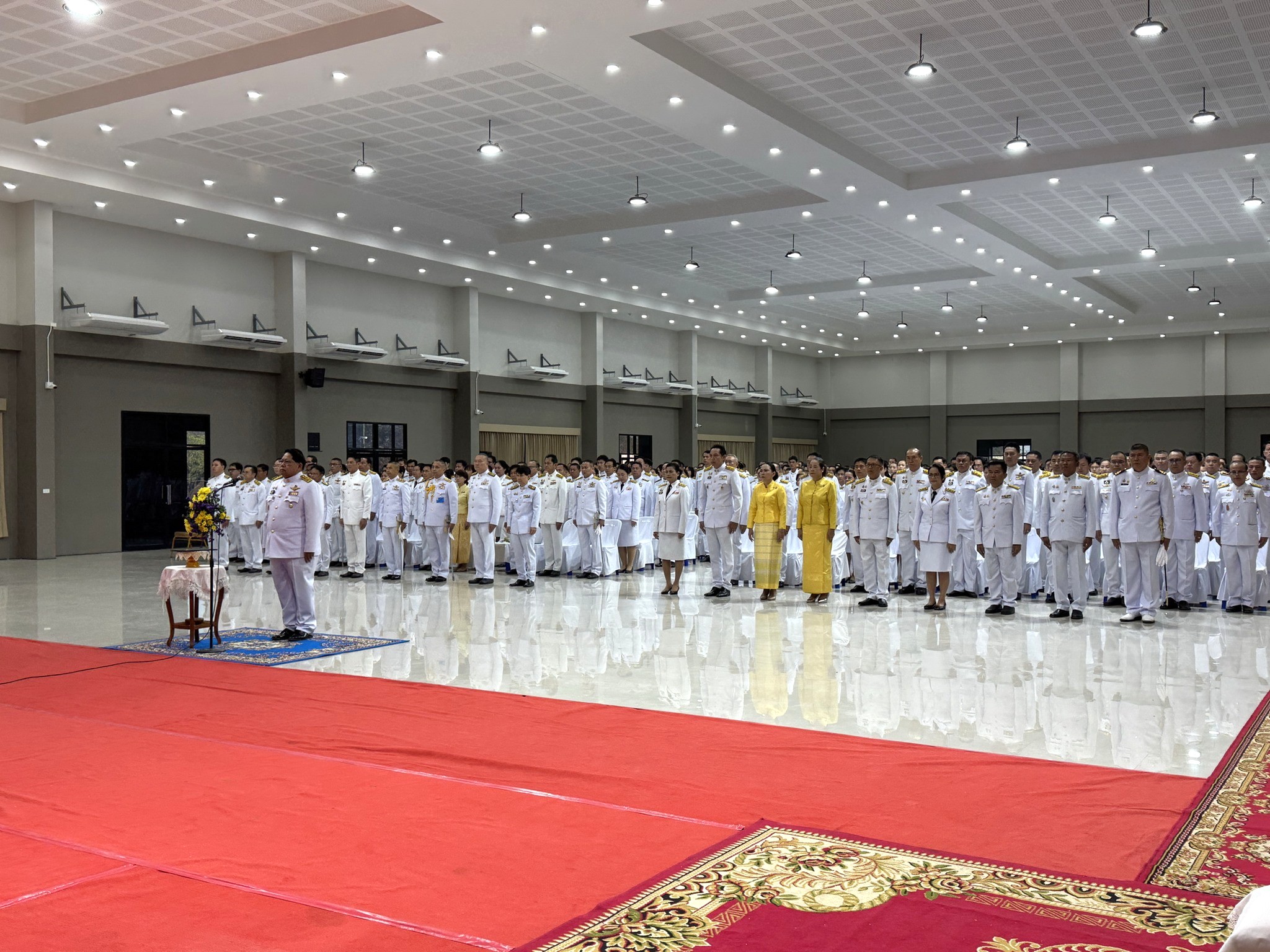 พช.หนองคาย ร่วมพิธีเจริญพระพุทธมนต์ พิธีทางศาสนามหามงคล และทำบุญตักบาตรถวายพระราชกุศล เพื่อเฉลิมพระเกียรติพระบาทสมเด็จพระเจ้าอยู่หัว เนื่องในโอกาสพระราชพิธีสมมงคลพระชนมายุเท่าพระบาทสมเด็จพระพุทธยอดฟ้าจุฬาโลกมหาราช สมเด็จพระปฐมบรมกษัตริยาธิราช แห่งพระราชวงศ์จักรี พุทธศักราช 2568