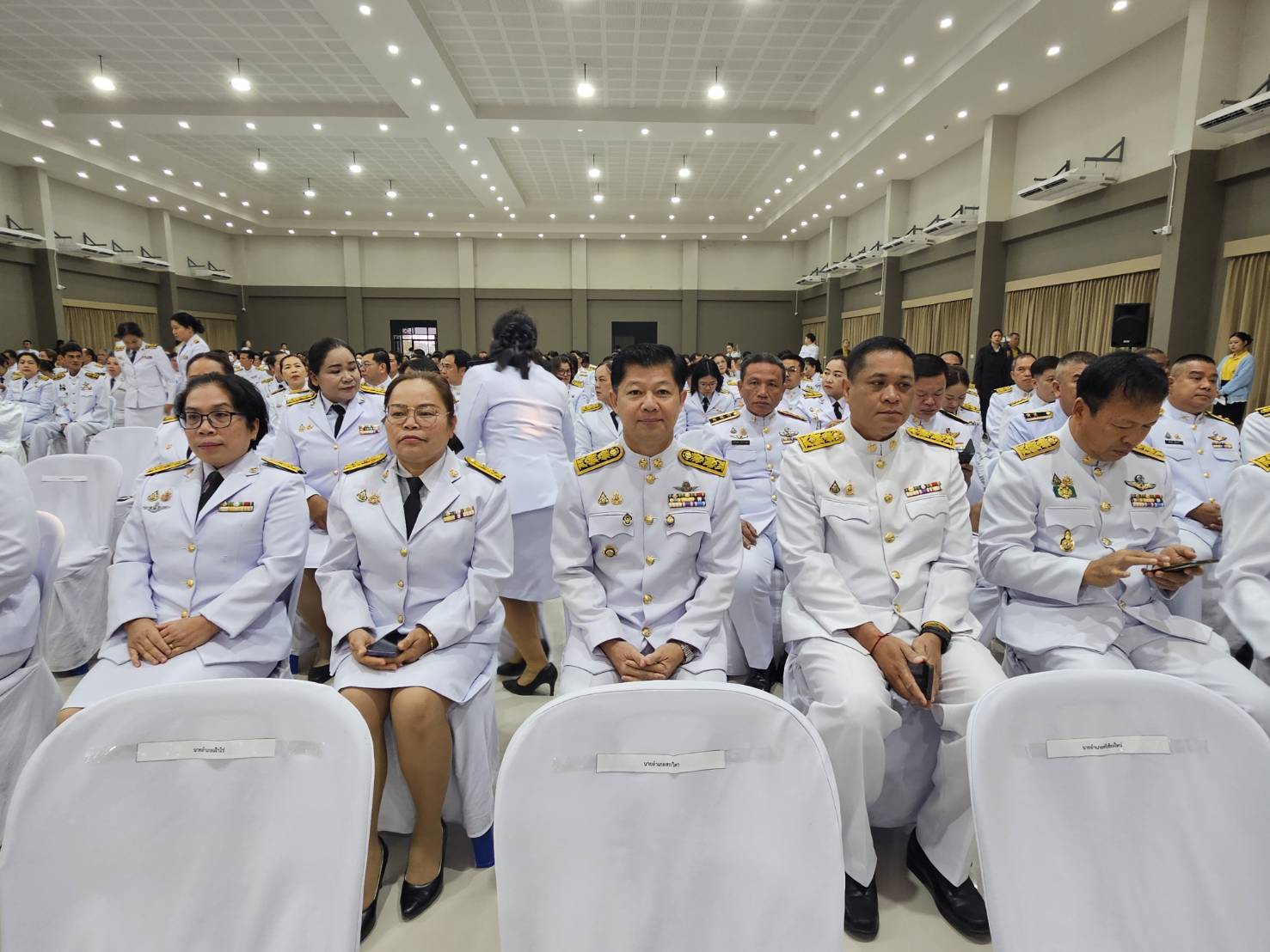 พช.หนองคาย ร่วมพิธีเจริญพระพุทธมนต์ พิธีทางศาสนามหามงคล และทำบุญตักบาตรถวายพระราชกุศล เพื่อเฉลิมพระเกียรติพระบาทสมเด็จพระเจ้าอยู่หัว เนื่องในโอกาสพระราชพิธีสมมงคลพระชนมายุเท่าพระบาทสมเด็จพระพุทธยอดฟ้าจุฬาโลกมหาราช สมเด็จพระปฐมบรมกษัตริยาธิราช แห่งพระราชวงศ์จักรี พุทธศักราช 2568