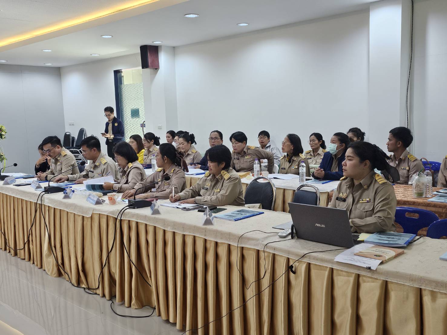 พช.หนองคาย ดำเนินโครงการประชุมเชิงปฏิบัติการการดำเนินงานตัวชี้วัดตามมาตรการปรับปรุงประสิทธิภาพในการปฏิบัติราชการ และตัวชี้วัดการประเมินผลการปฏิบัติราชการ กรมการพัฒนาชุมชน ประจำปีงบประมาณ พ.ศ. 2568