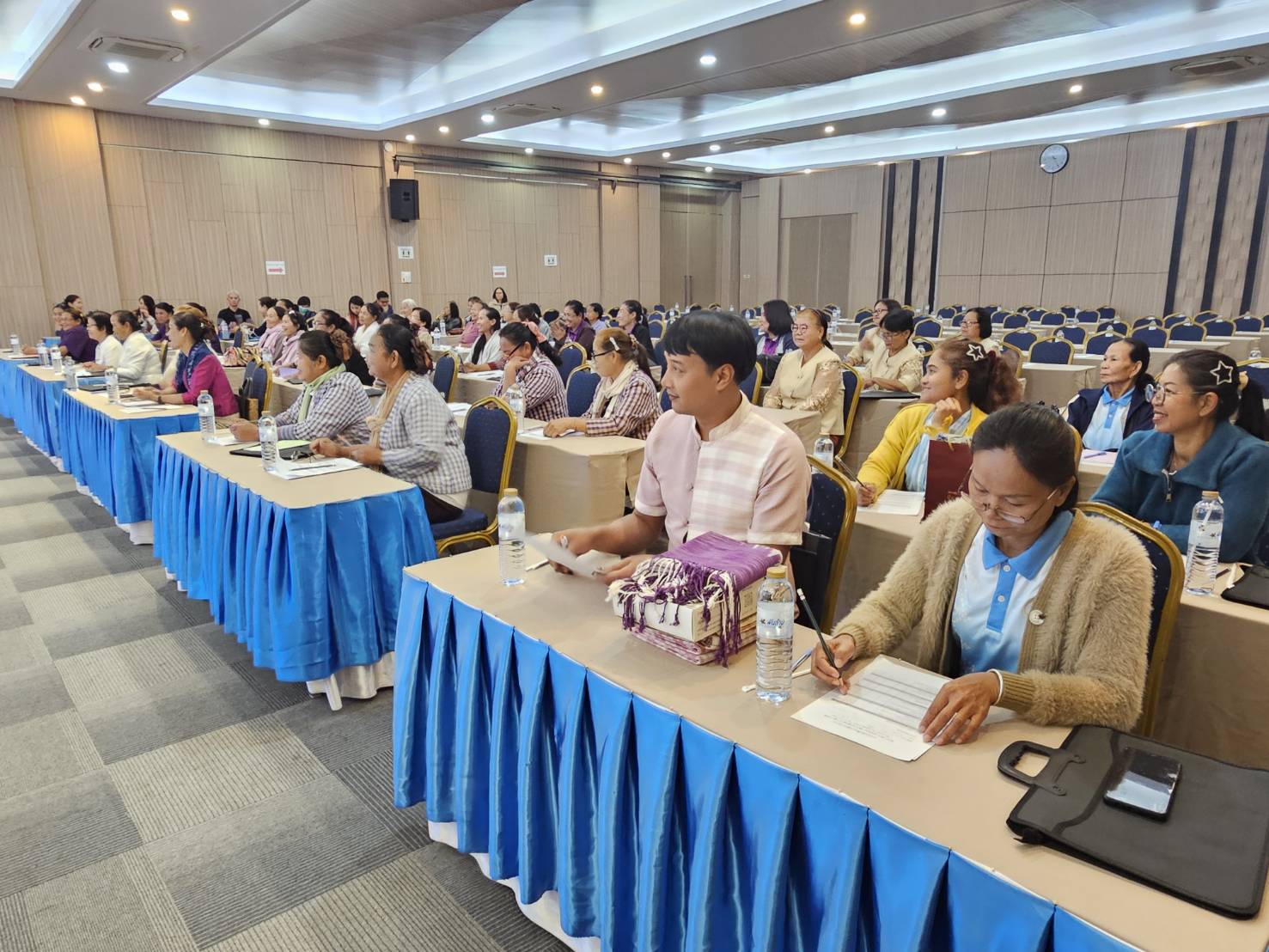 พช.หนองคาย เดินหน้าสืบสานผ้าพื้นถิ่น “พญานาคา” ดันเศรษฐกิจฐานรากสู่ความยั่งยืน