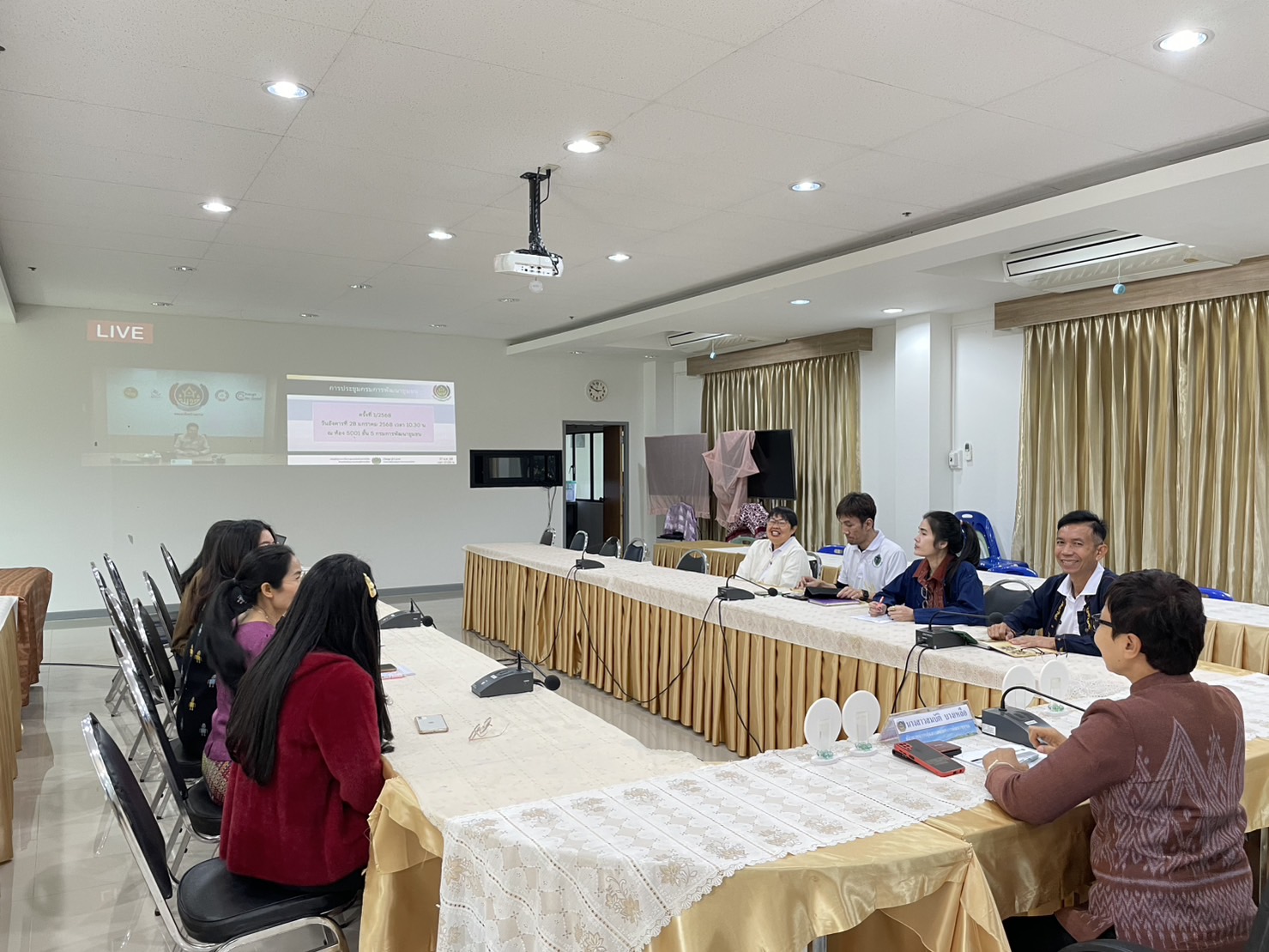 พช.หนองคาย ร่วมการประชุมกรมการพัฒนาชุมชน ครั้งที่ 1/2568 ผ่านระบบวิดีทัศน์ทางไกล (Video Conference)