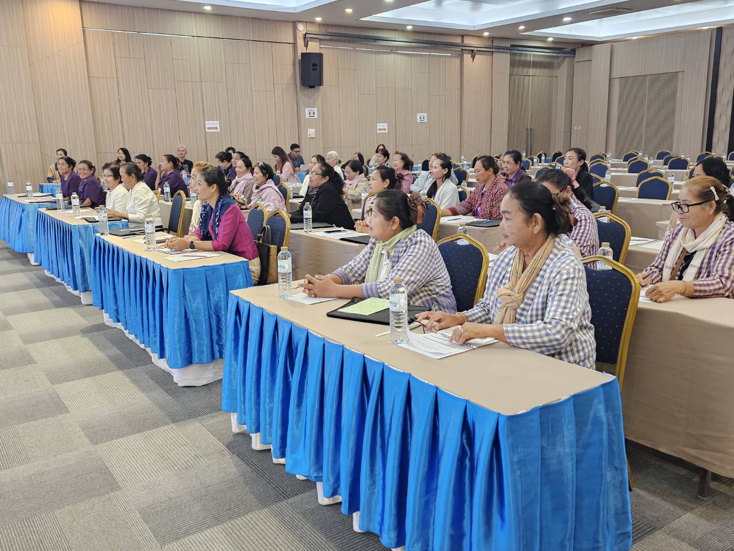 พช.หนองคาย เดินหน้าสืบสานผ้าพื้นถิ่น “พญานาคา” ดันเศรษฐกิจฐานรากสู่ความยั่งยืน