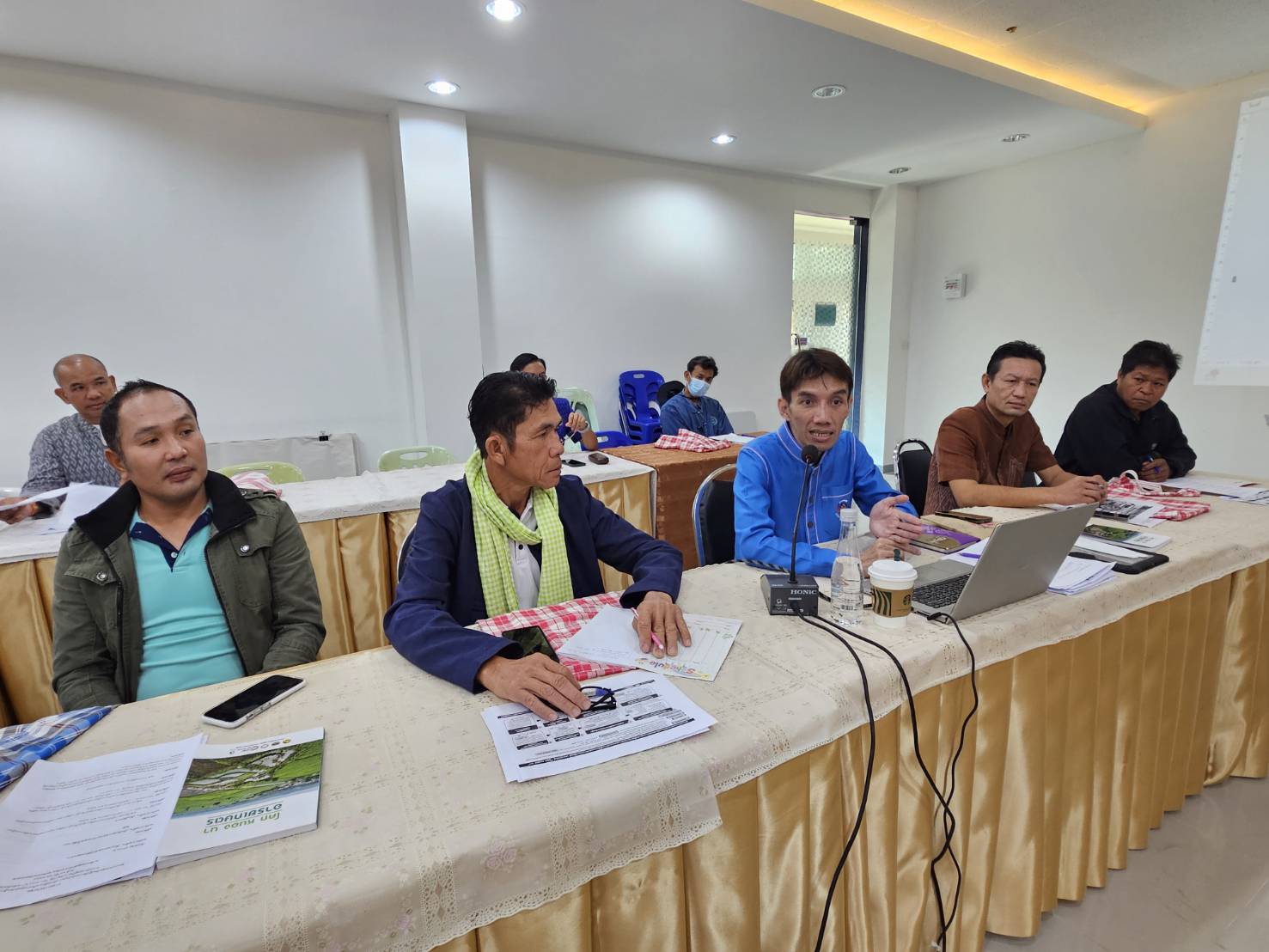 รองอธิบดี พช. (นายไพโรจน์ โสภาพร) ร่วมประชุมเครือข่ายโคก หนอง นา หนองคาย พร้อมพบปะให้กำลังใจเจ้าหน้าที่ พช.หนองคาย และเครือข่ายโคก หนอง นา